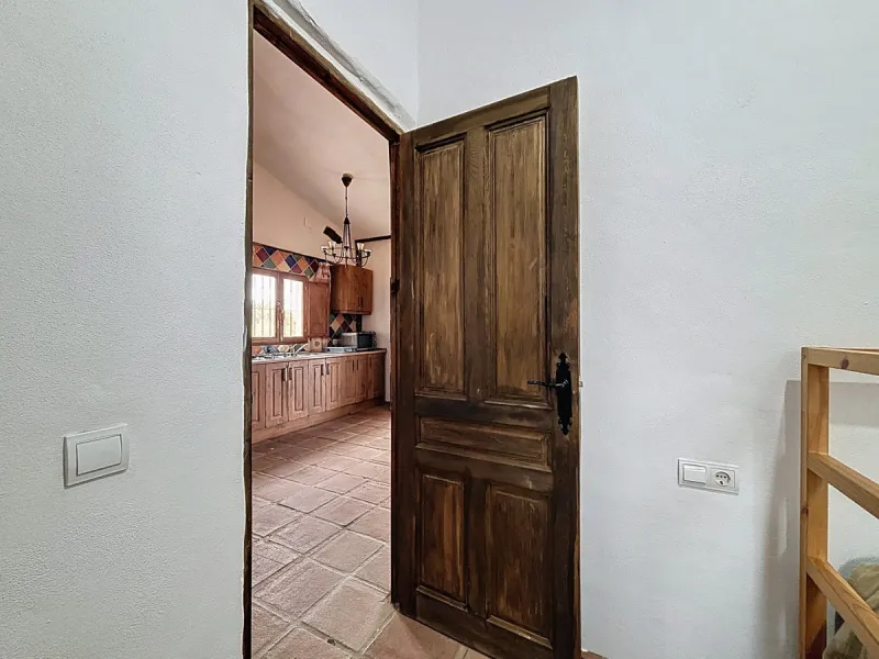 Unique finca in Atalayas Bajas, Vélez-Málaga, with stunning views of the sea and the mountains Spectacular 2-bedroom finca for sale, with a full bathroom with shower, pantry and open plan kitchen open to the living-dining room with fireplace, creating a c