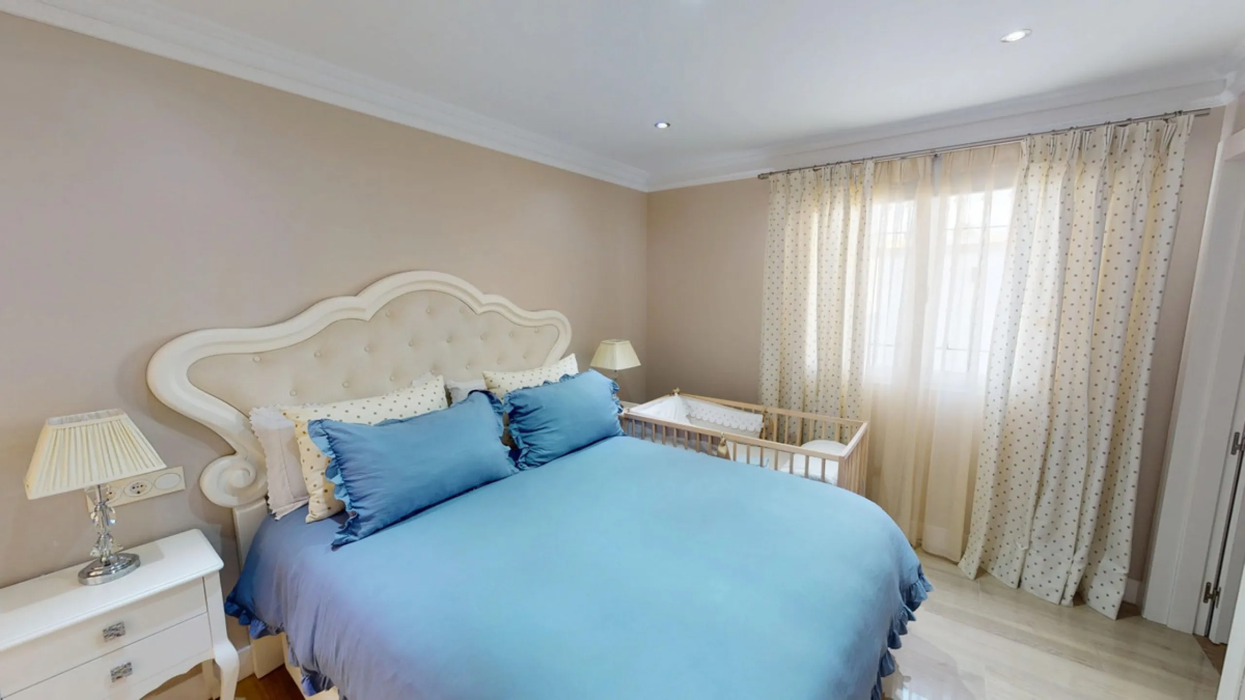 Independent house, Caleta de Vélez boasts of being the most important fishing port in the province of Malaga. You can walk along the pier and see how the fishermen prepare their fising nets and, at dawn, enjoy watching the fishing boats come in to arrive 