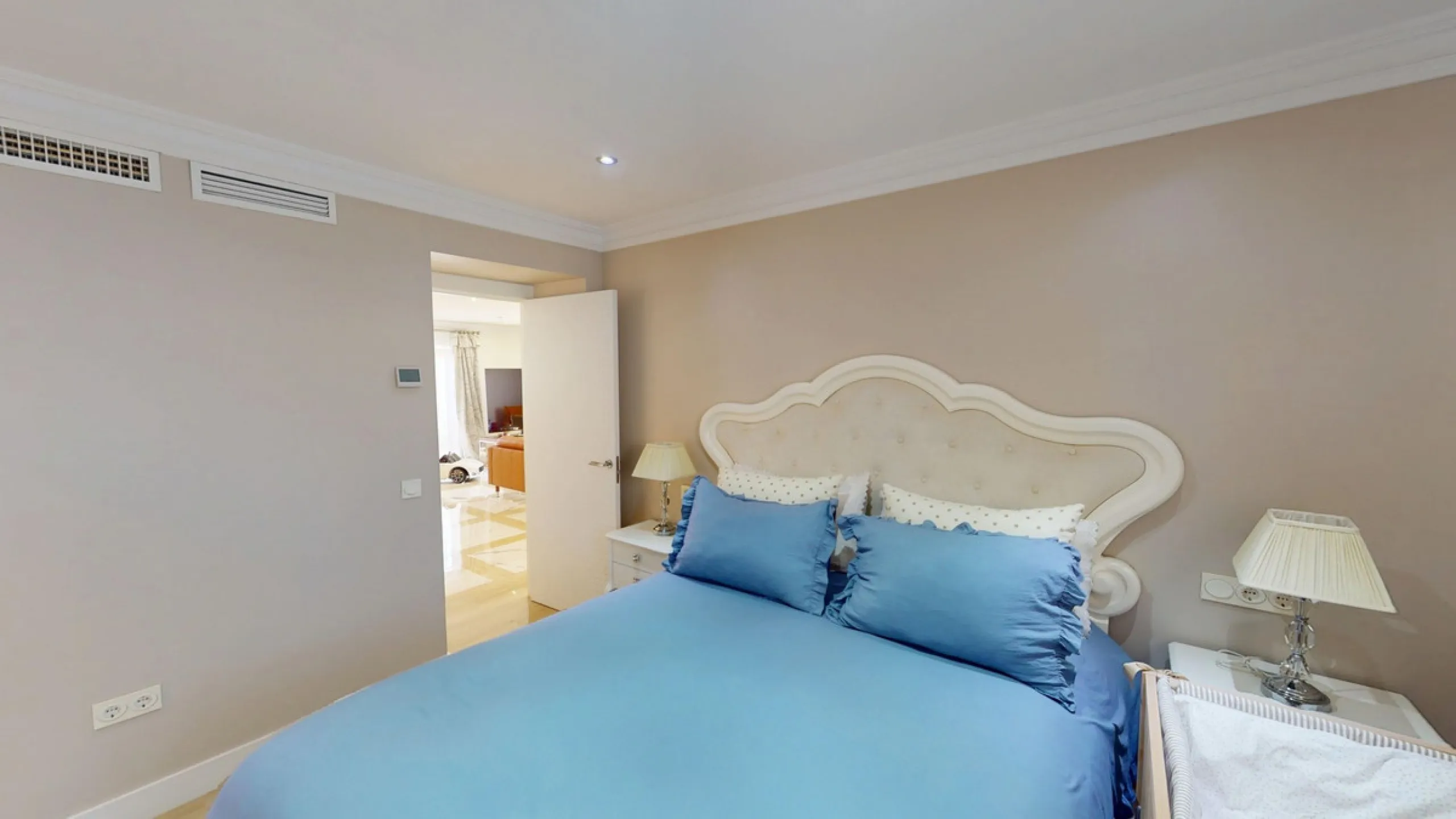 Independent house, Caleta de Vélez boasts of being the most important fishing port in the province of Malaga. You can walk along the pier and see how the fishermen prepare their fising nets and, at dawn, enjoy watching the fishing boats come in to arrive 