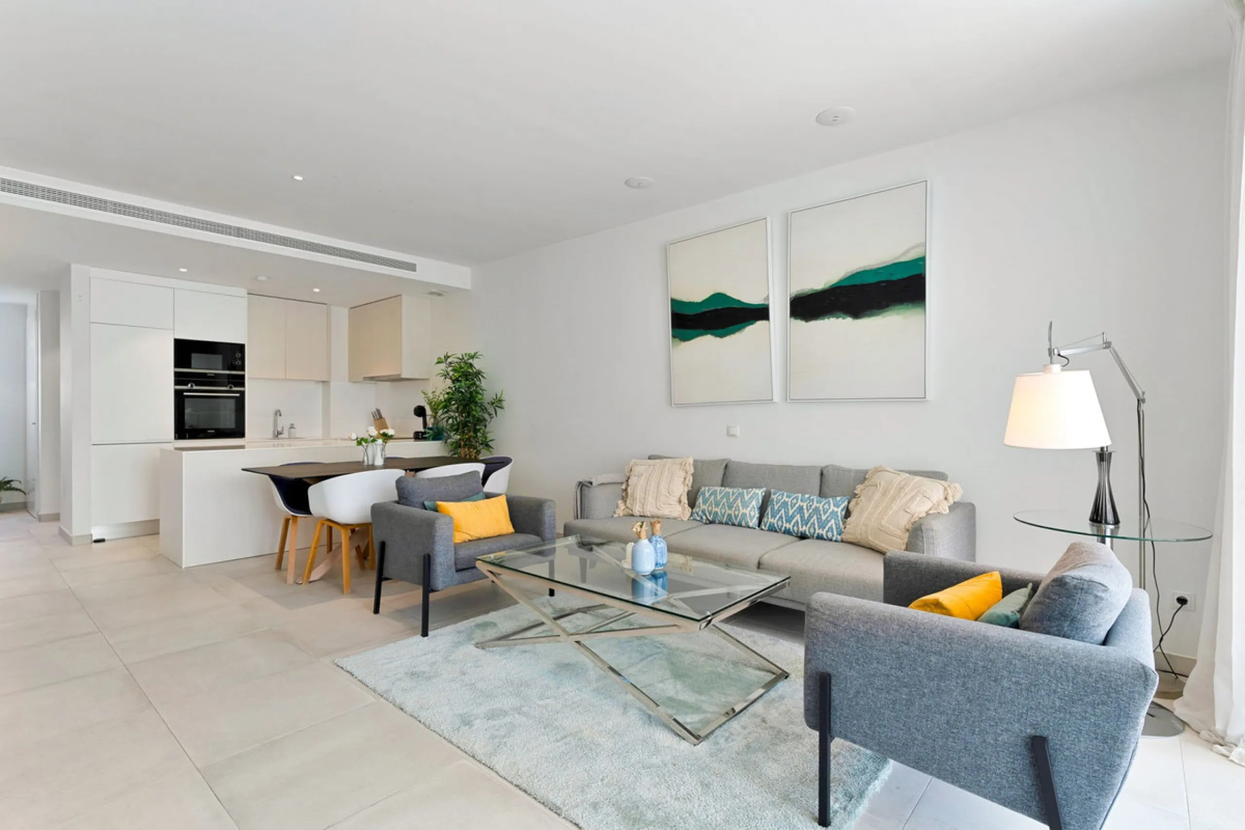 We are pleased to present this elegant 2-bedroom mid-floor apartment, offering a refined combination of comfort, convenience, and coastal living. Comprising two bedrooms and two bathrooms, the apartment is ideally suited as a permanent residence or a holi