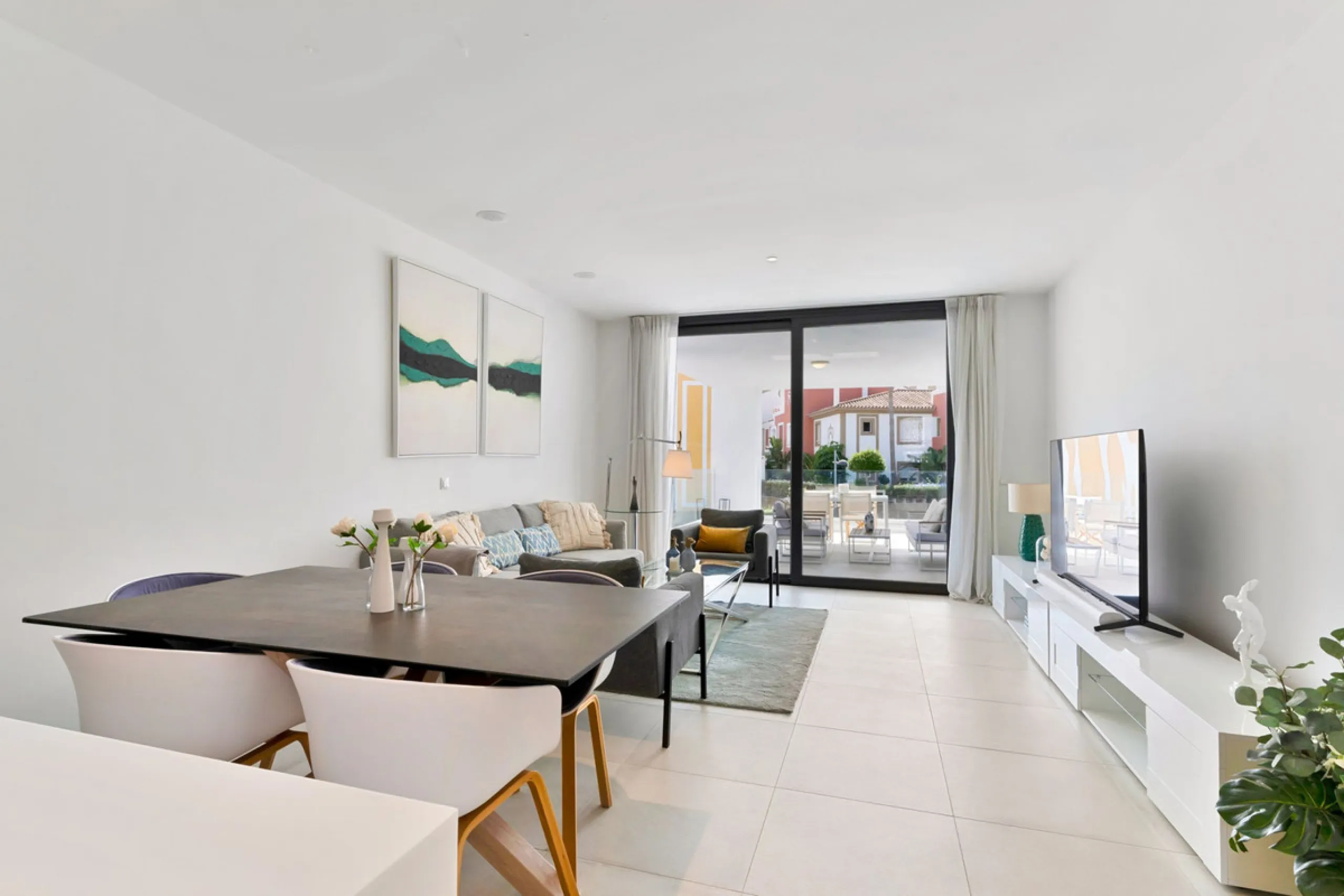 We are pleased to present this elegant 2-bedroom mid-floor apartment, offering a refined combination of comfort, convenience, and coastal living. Comprising two bedrooms and two bathrooms, the apartment is ideally suited as a permanent residence or a holi