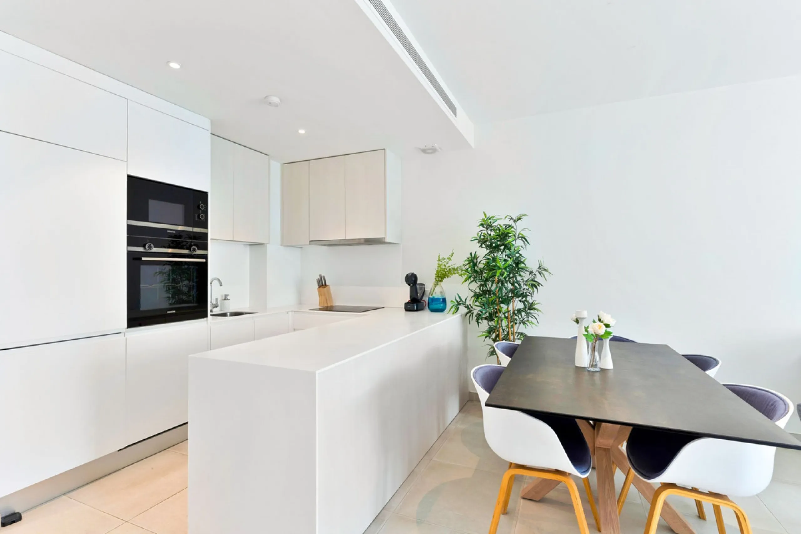 We are pleased to present this elegant 2-bedroom mid-floor apartment, offering a refined combination of comfort, convenience, and coastal living. Comprising two bedrooms and two bathrooms, the apartment is ideally suited as a permanent residence or a holi