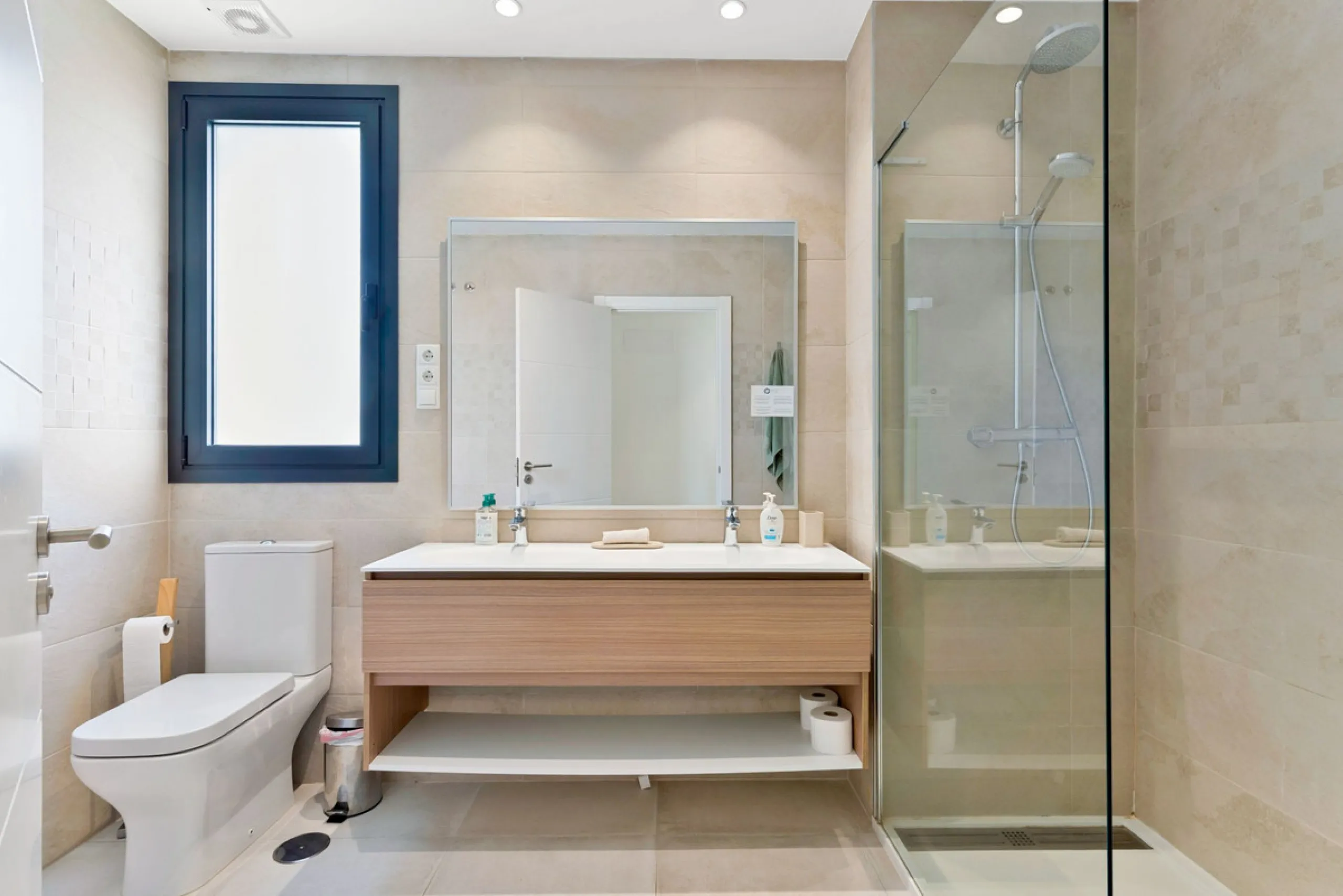 We are pleased to present this elegant 2-bedroom mid-floor apartment, offering a refined combination of comfort, convenience, and coastal living. Comprising two bedrooms and two bathrooms, the apartment is ideally suited as a permanent residence or a holi
