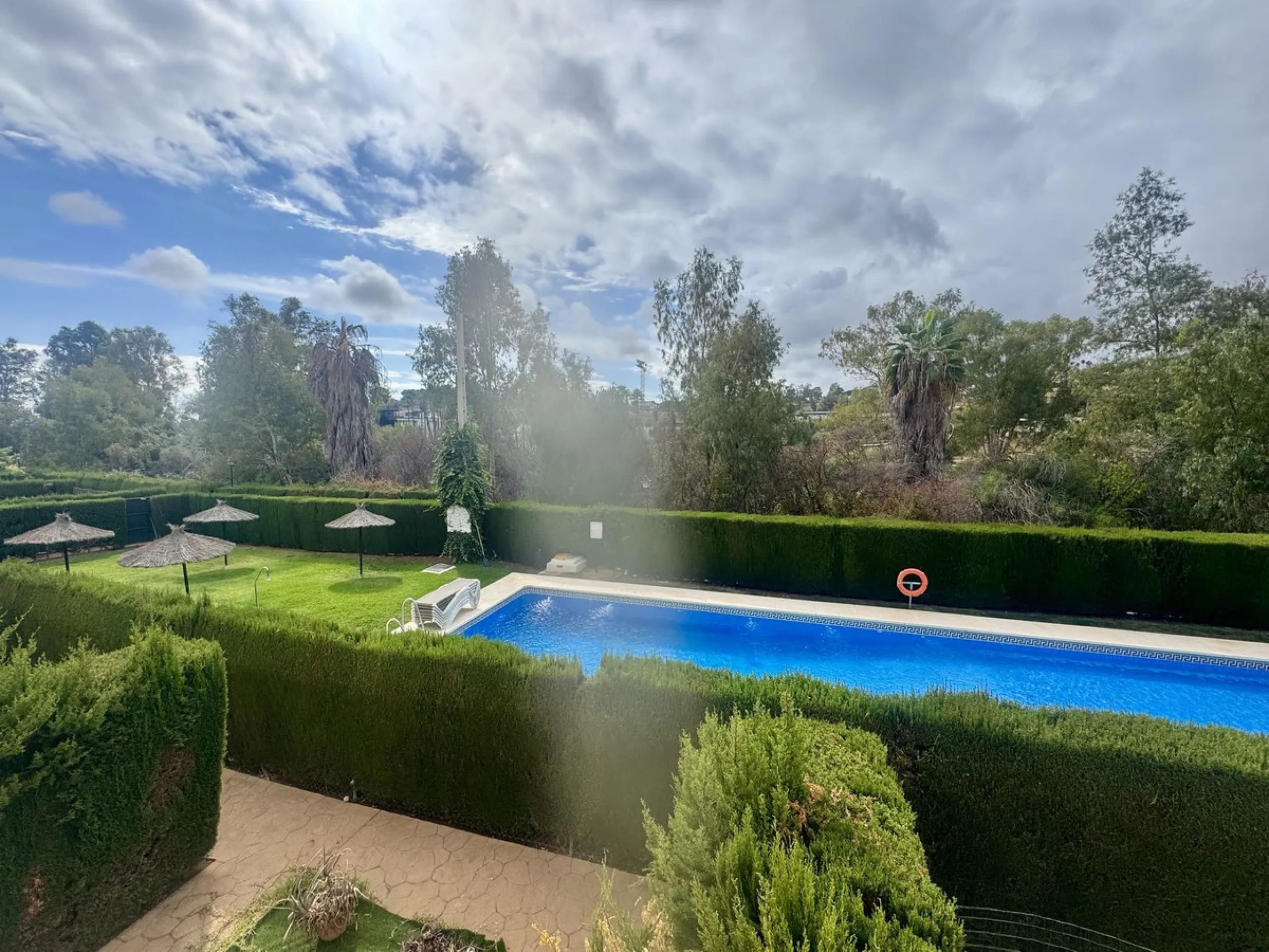 House - Townhouse в продаже в Marbella, Málaga. В доме 3 спален и 3 ванных комнат. Площадь дома 141 м²