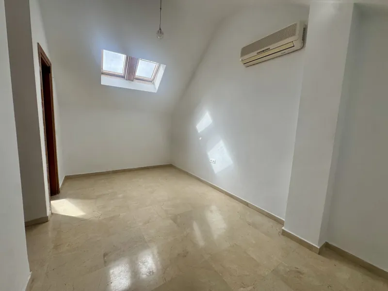 House - Townhouse в продаже в Marbella, Málaga. В доме 3 спален и 3 ванных комнат. Площадь дома 141 м²