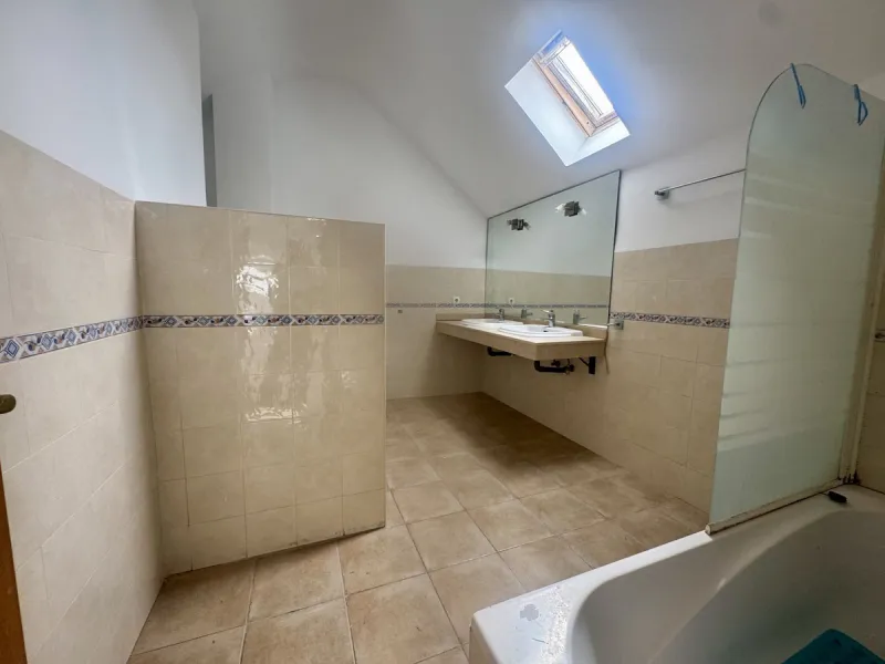 House - Townhouse в продаже в Marbella, Málaga. В доме 3 спален и 3 ванных комнат. Площадь дома 141 м²