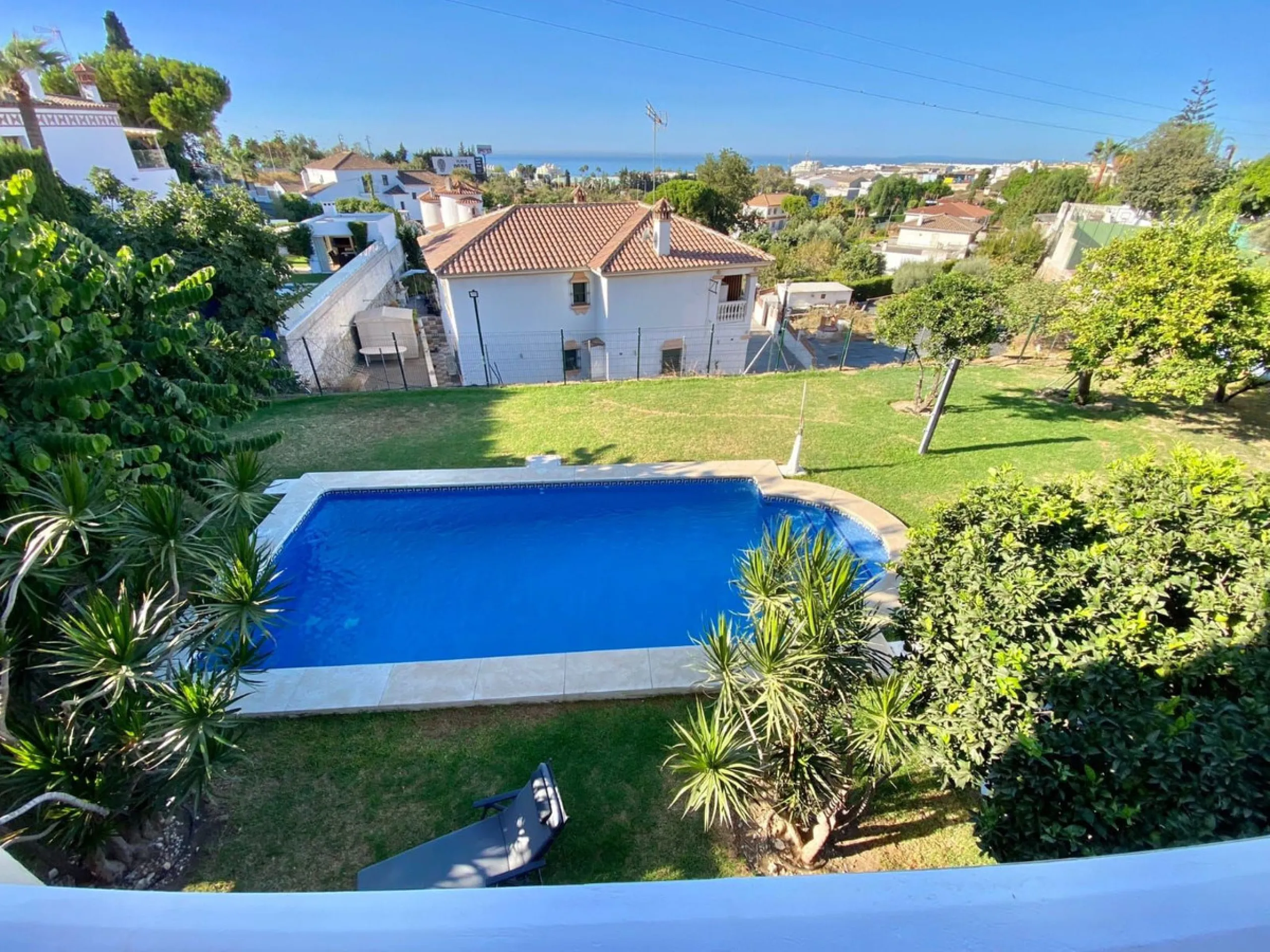 House - Detached Villa в продаже в Marbella, Málaga. В доме 7 спален и 5 ванных комнат. Площадь дома 365 м². Площадь участка 983 м²