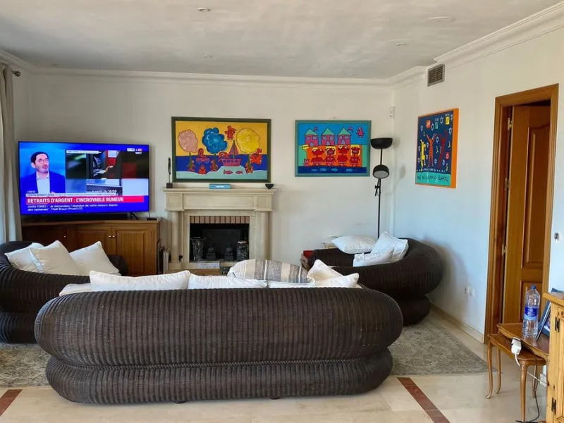 House - Detached Villa в продаже в Marbella, Málaga. В доме 7 спален и 5 ванных комнат. Площадь дома 365 м². Площадь участка 983 м²