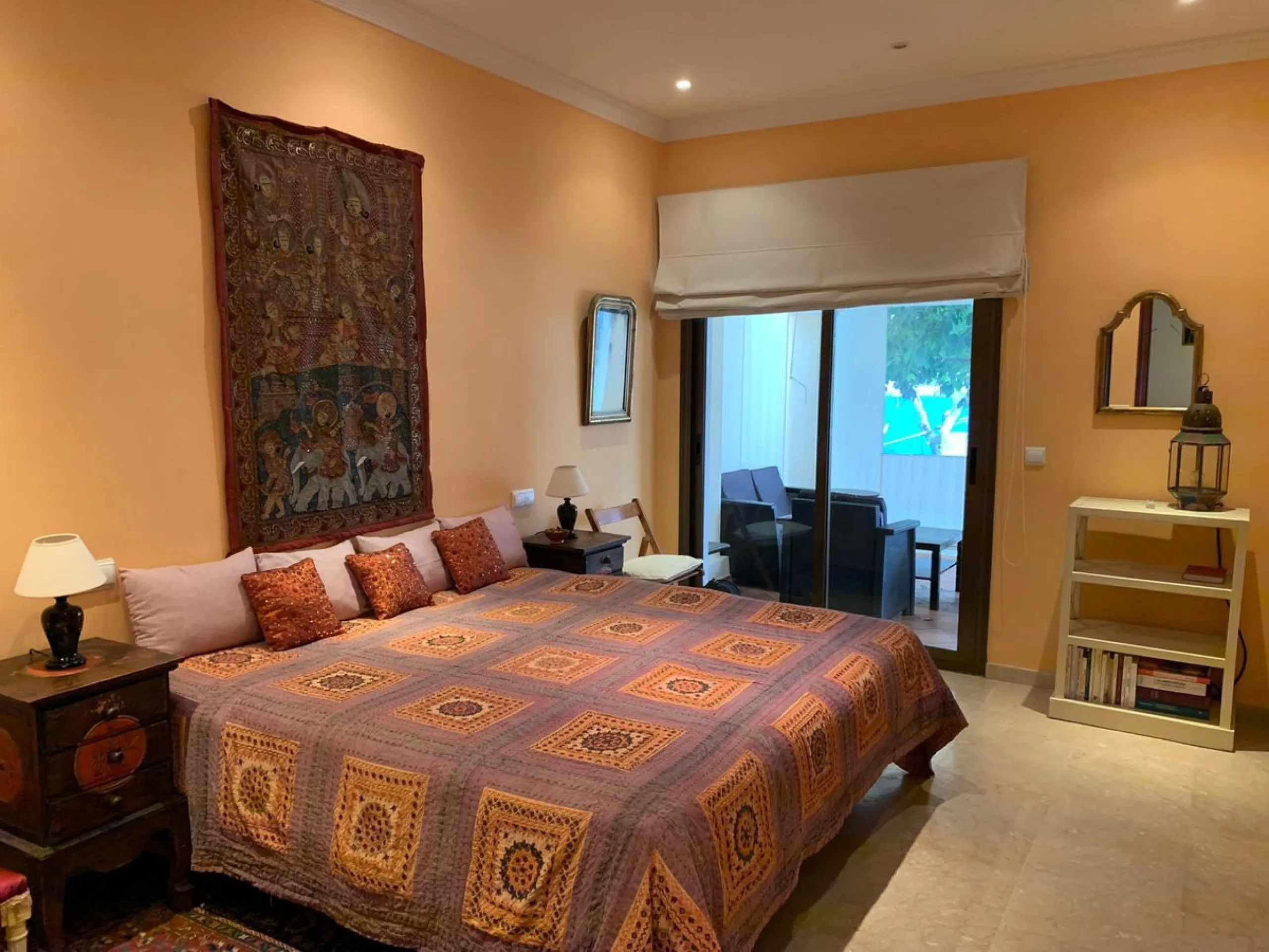 House - Detached Villa в продаже в Marbella, Málaga. В доме 7 спален и 5 ванных комнат. Площадь дома 365 м². Площадь участка 983 м²
