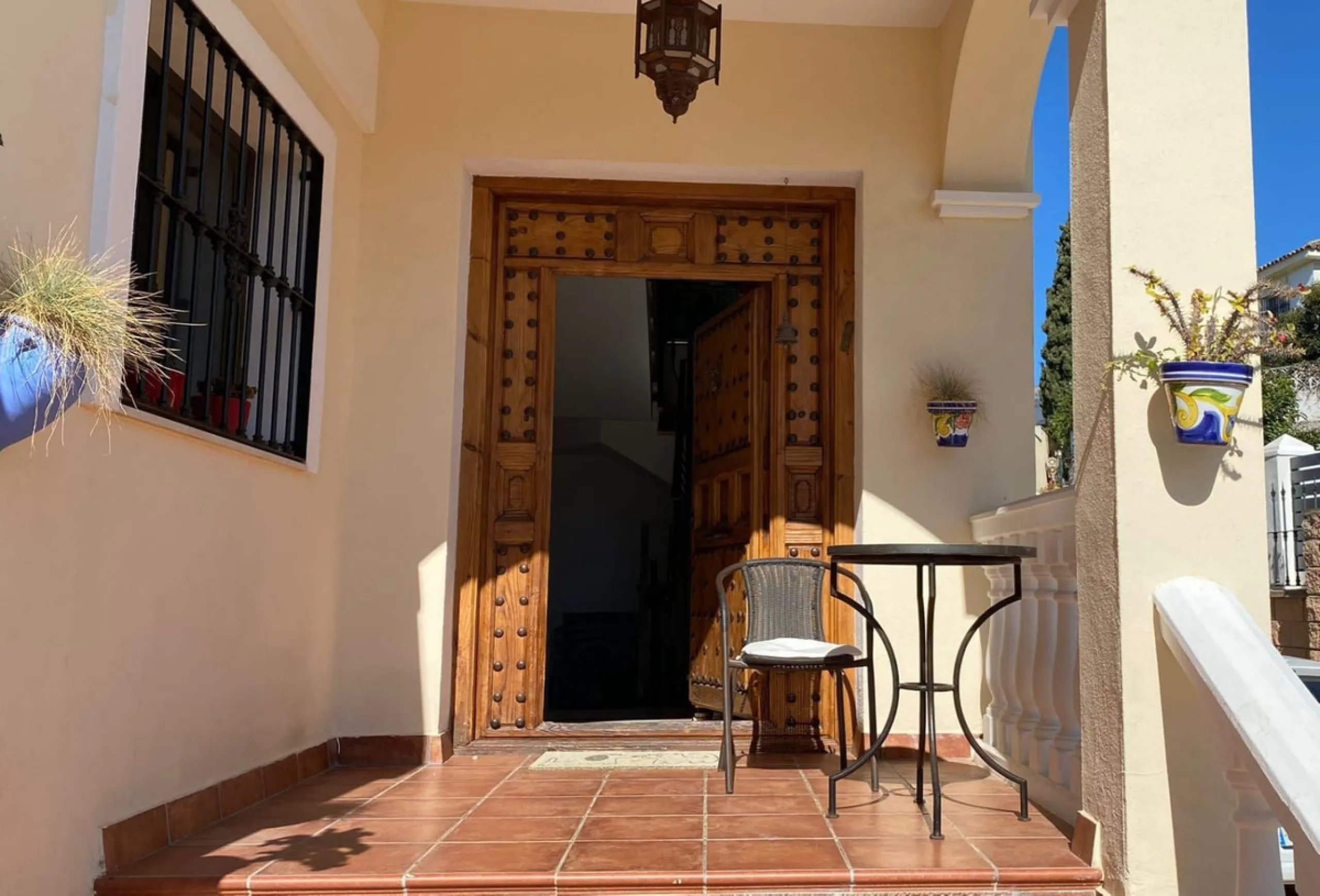 House - Detached Villa в продаже в Marbella, Málaga. В доме 7 спален и 5 ванных комнат. Площадь дома 365 м². Площадь участка 983 м²