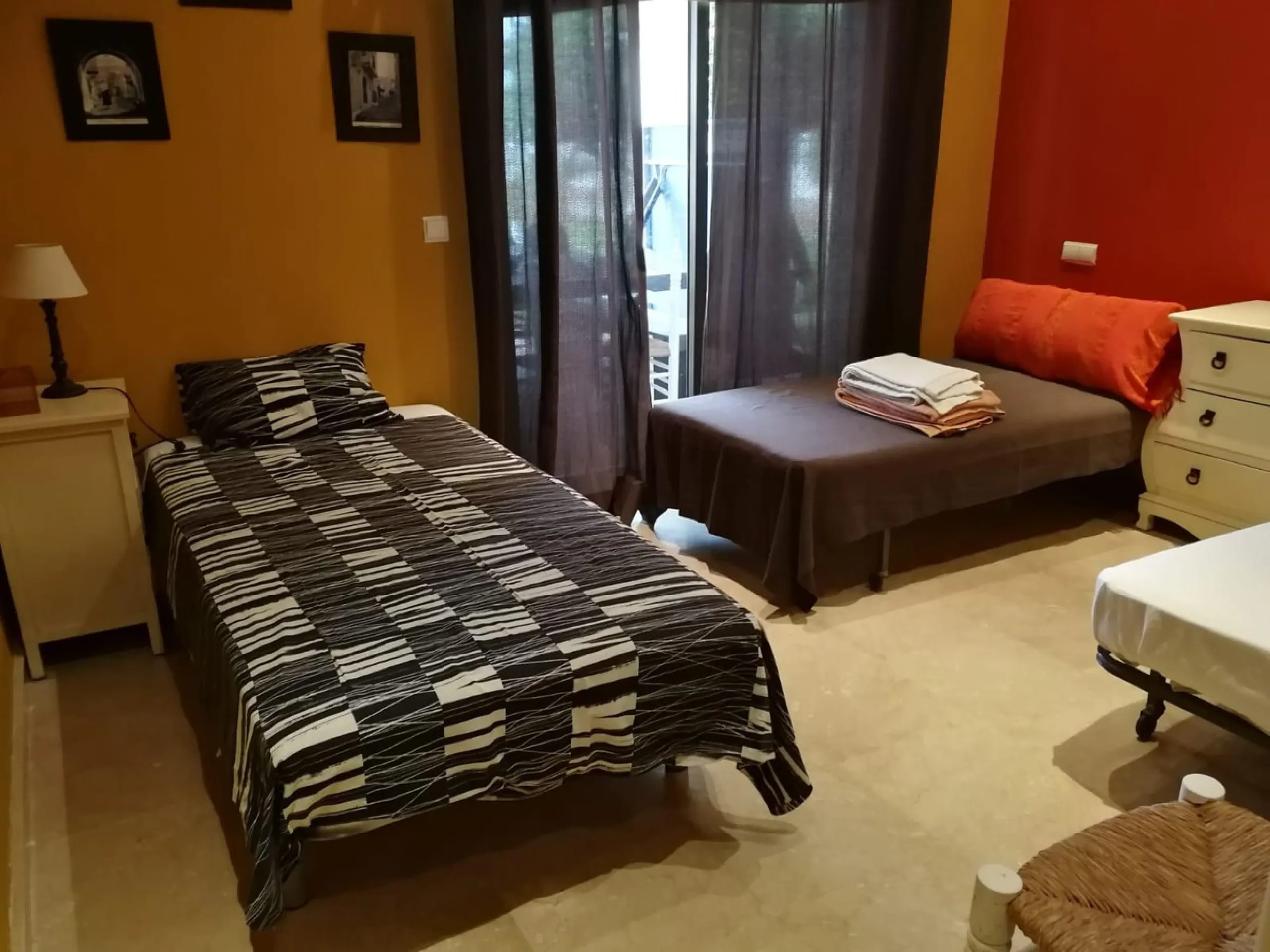 House - Detached Villa в продаже в Marbella, Málaga. В доме 7 спален и 5 ванных комнат. Площадь дома 365 м². Площадь участка 983 м²