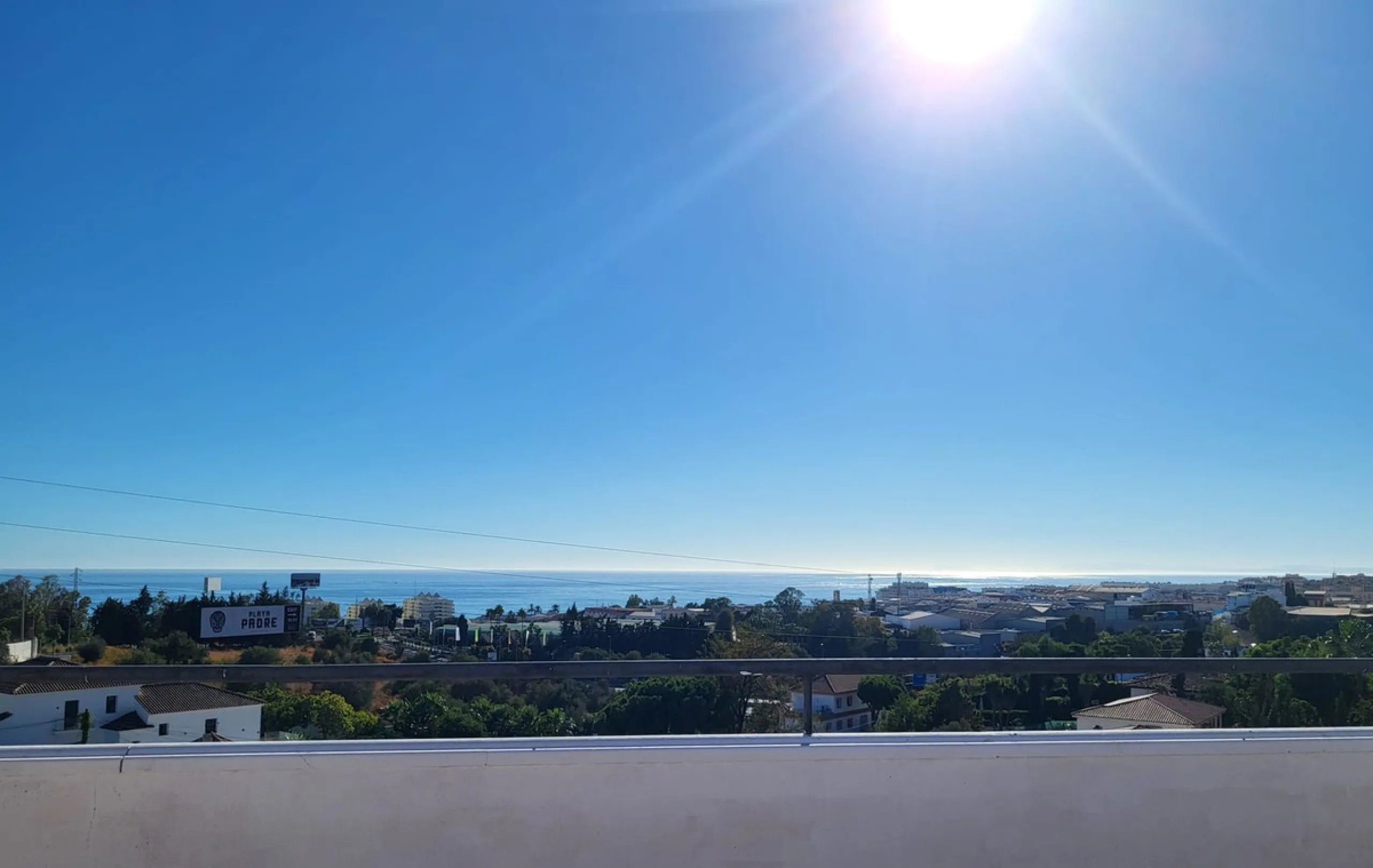 House - Detached Villa в продаже в Marbella, Málaga. В доме 7 спален и 5 ванных комнат. Площадь дома 365 м². Площадь участка 983 м²