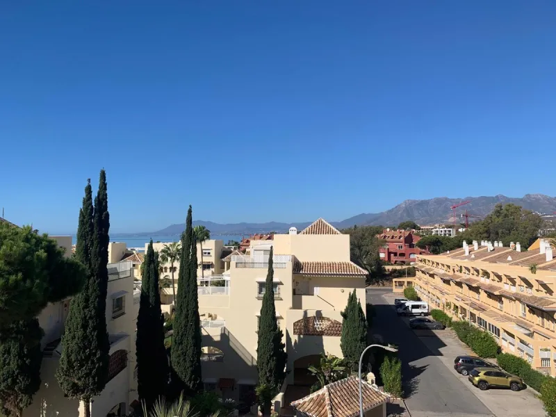 Elegant 3-Bedroom Beachfront Penthouse in White Pearl Beach, Elviria, Marbella