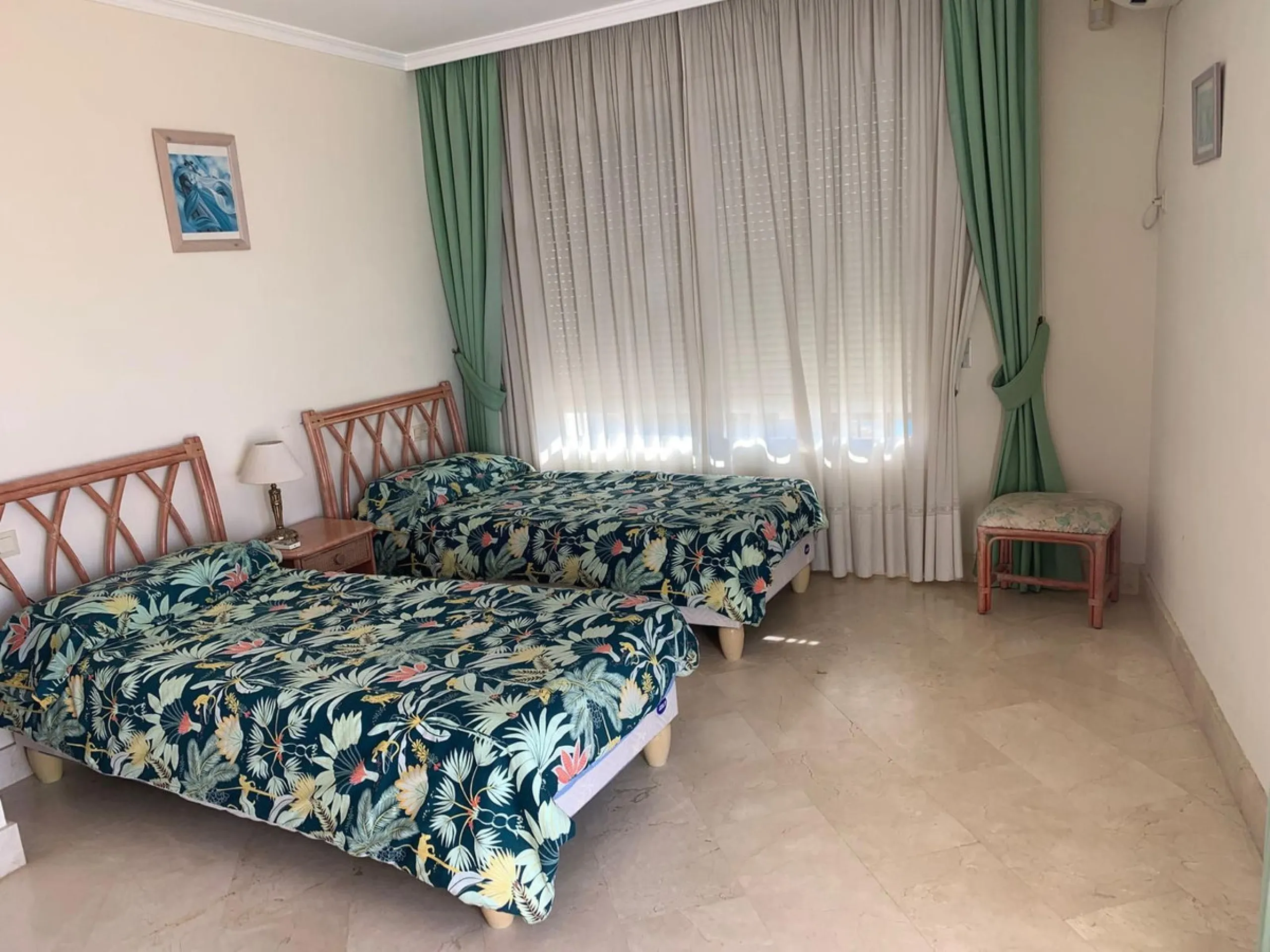 Elegant 3-Bedroom Beachfront Penthouse in White Pearl Beach, Elviria, Marbella
