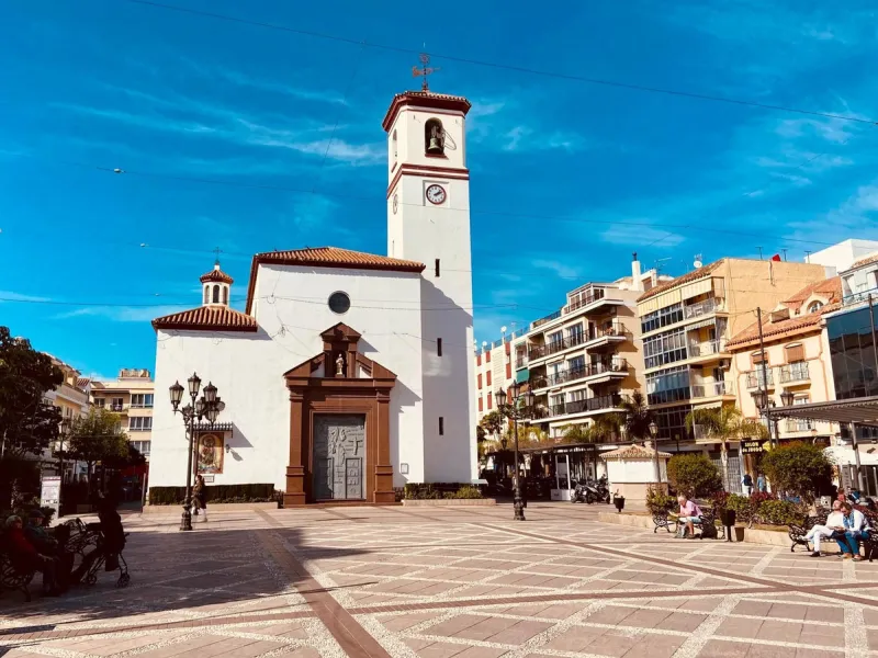 CHARMING  TOTALLY RENOVATED 2 BED 2 BATH APARTMENT IN TOP LOCATION IN THE HEART OF FUENGIROLA
