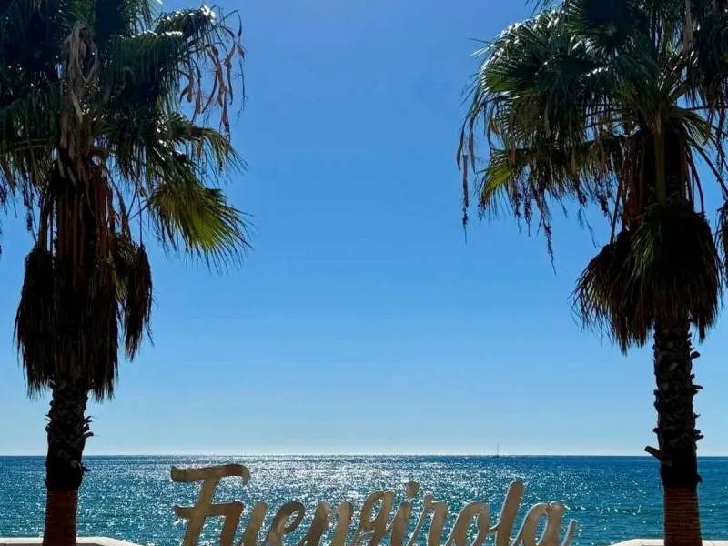 CHARMING  TOTALLY RENOVATED 2 BED 2 BATH APARTMENT IN TOP LOCATION IN THE HEART OF FUENGIROLA