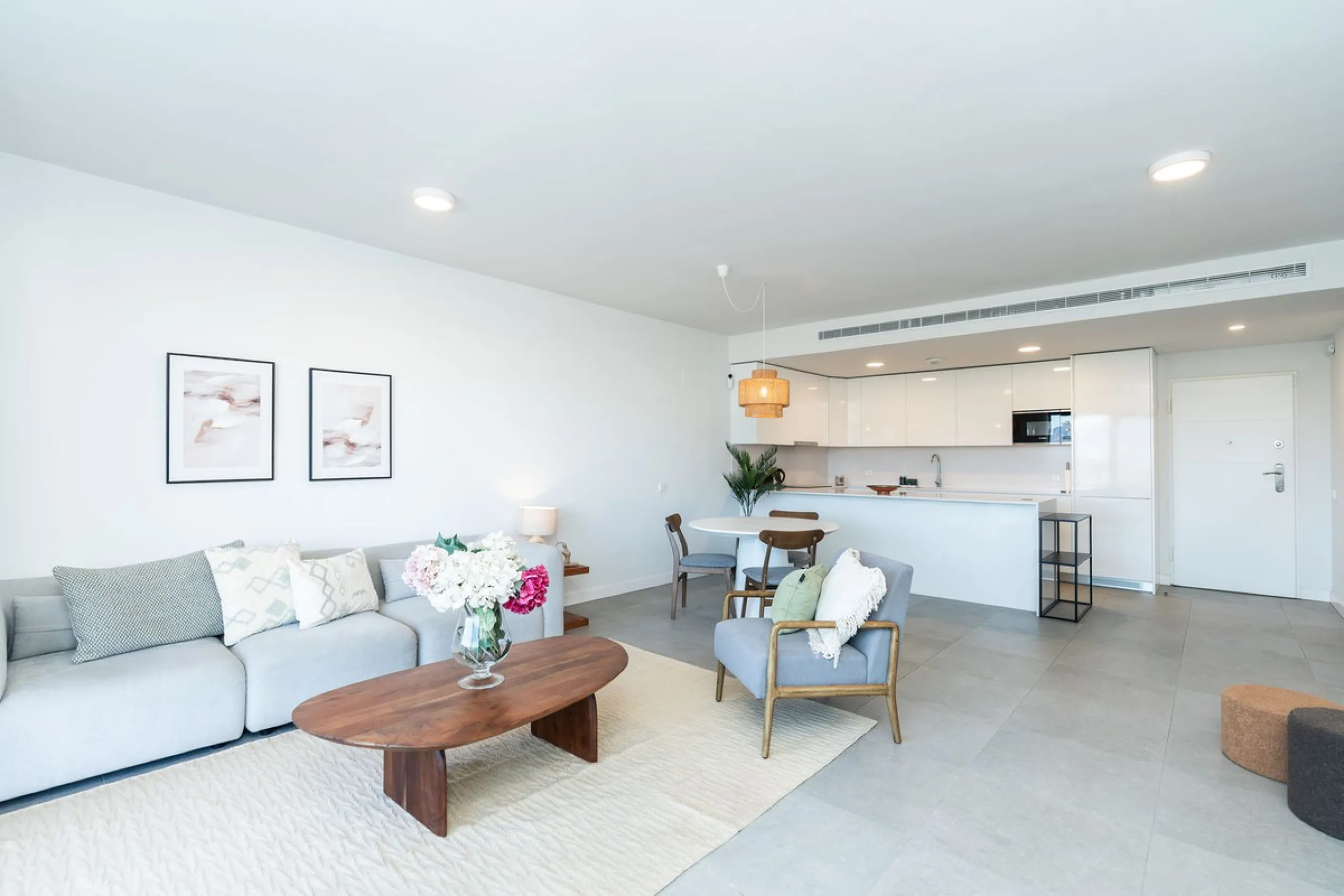 Fantastic duplex penthouse with tourist license. 2 bedrooms and 2 bathrooms with 2 spacious terraces and spectacular views in one of the best urbanization's in La Cala de Mijas