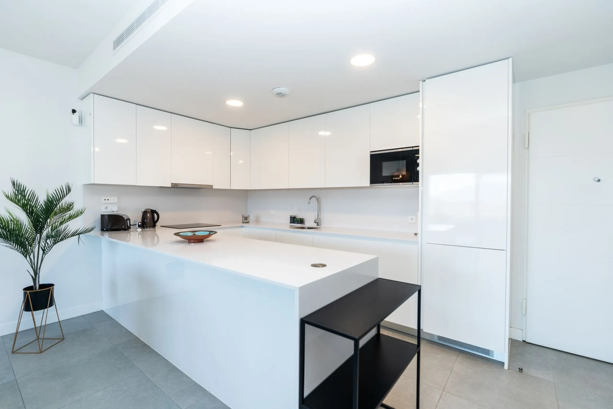 Fantastic duplex penthouse with tourist license. 2 bedrooms and 2 bathrooms with 2 spacious terraces and spectacular views in one of the best urbanization's in La Cala de Mijas