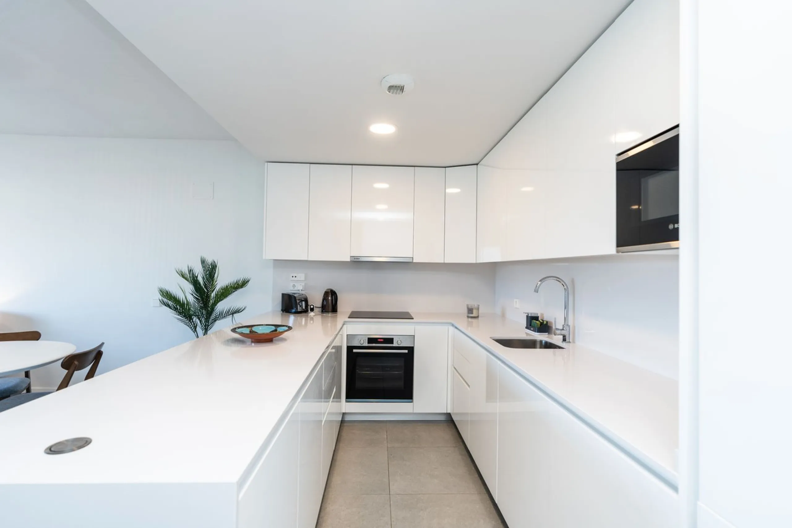 Fantastic duplex penthouse with tourist license. 2 bedrooms and 2 bathrooms with 2 spacious terraces and spectacular views in one of the best urbanization's in La Cala de Mijas