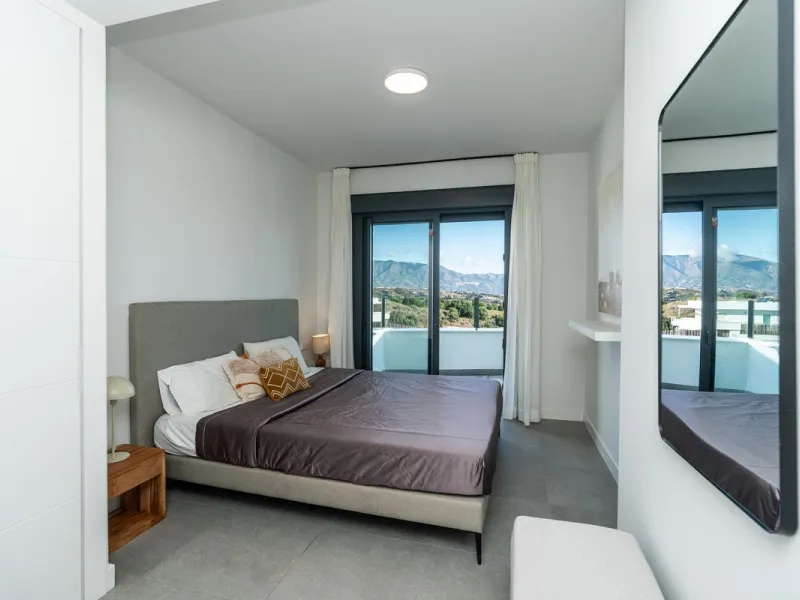 Fantastic duplex penthouse with tourist license. 2 bedrooms and 2 bathrooms with 2 spacious terraces and spectacular views in one of the best urbanization's in La Cala de Mijas