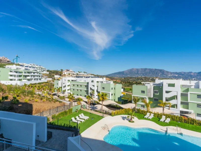 Fantastic duplex penthouse with tourist license. 2 bedrooms and 2 bathrooms with 2 spacious terraces and spectacular views in one of the best urbanization's in La Cala de Mijas