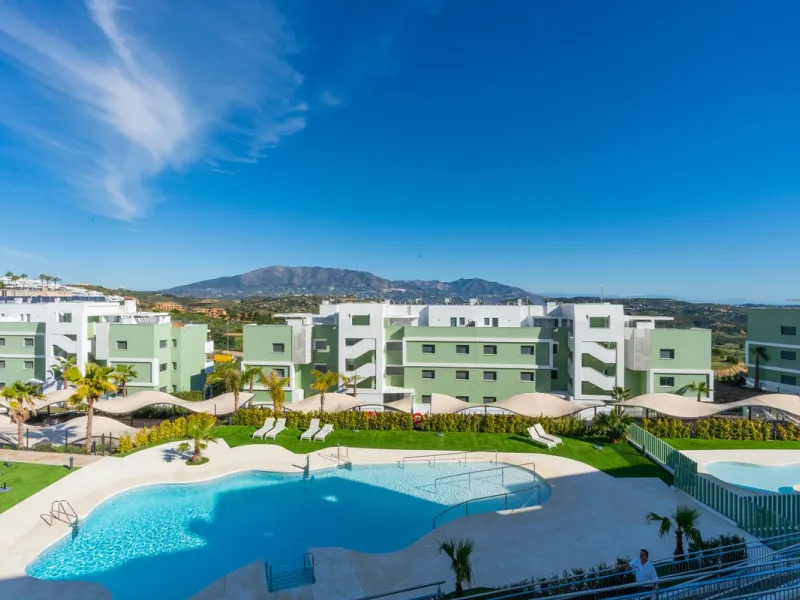 Fantastic duplex penthouse with tourist license. 2 bedrooms and 2 bathrooms with 2 spacious terraces and spectacular views in one of the best urbanization's in La Cala de Mijas