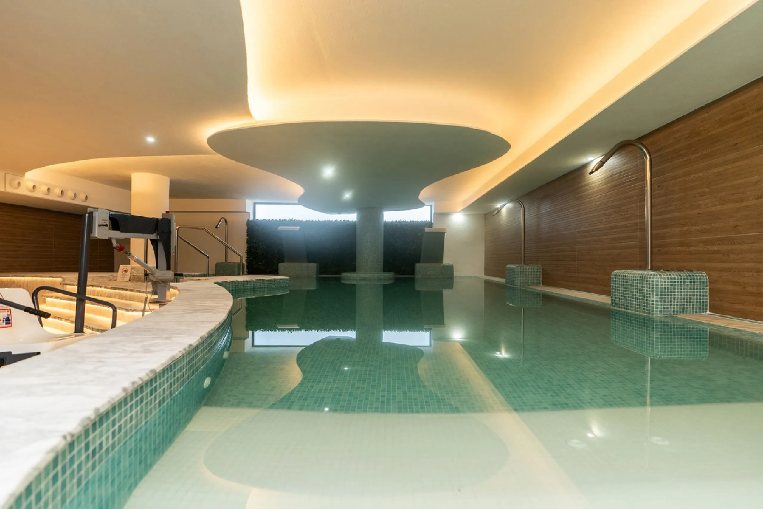 Fantastic duplex penthouse with tourist license. 2 bedrooms and 2 bathrooms with 2 spacious terraces and spectacular views in one of the best urbanization's in La Cala de Mijas