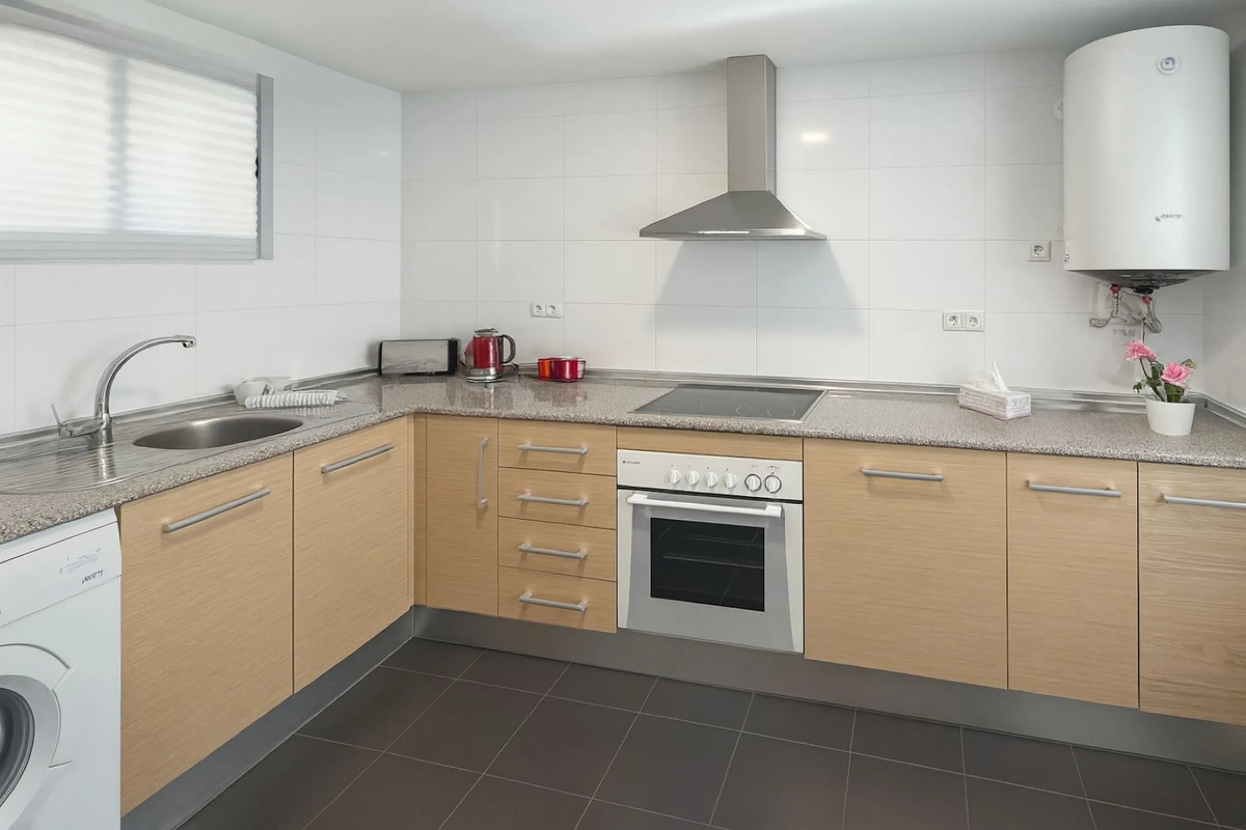Welcome to this three-level apartment in Riviera del Sol.