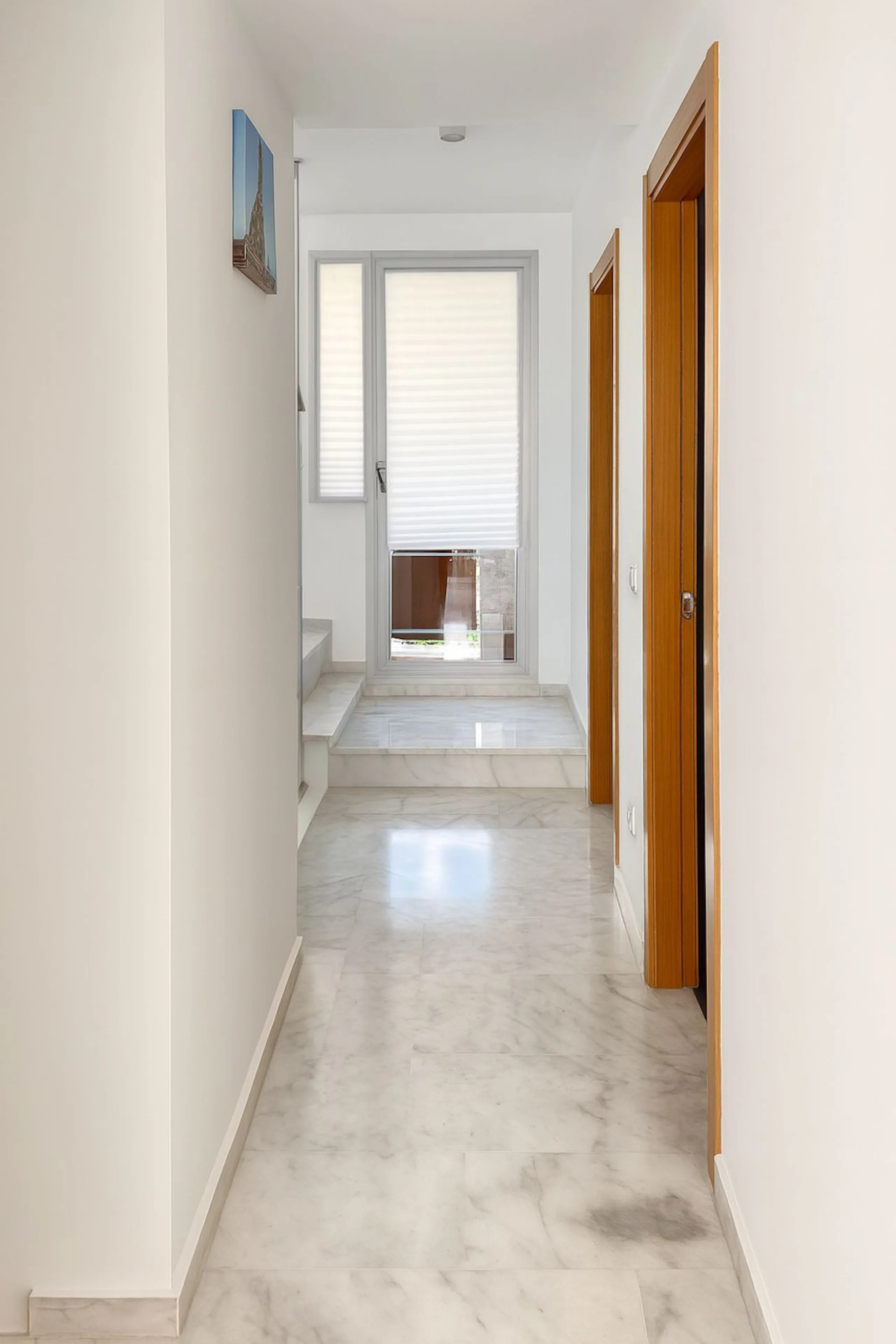 Welcome to this three-level apartment in Riviera del Sol.