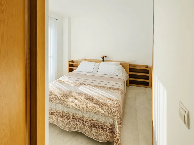 Welcome to this three-level apartment in Riviera del Sol.