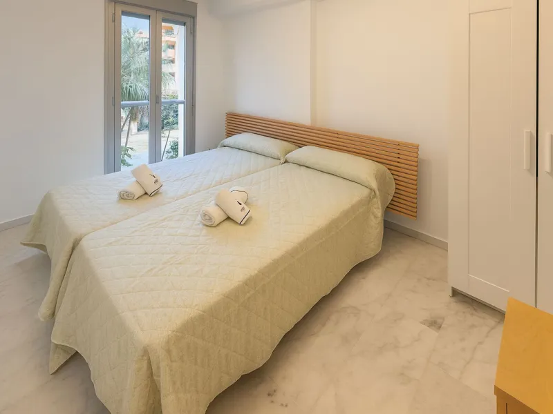Welcome to this three-level apartment in Riviera del Sol.