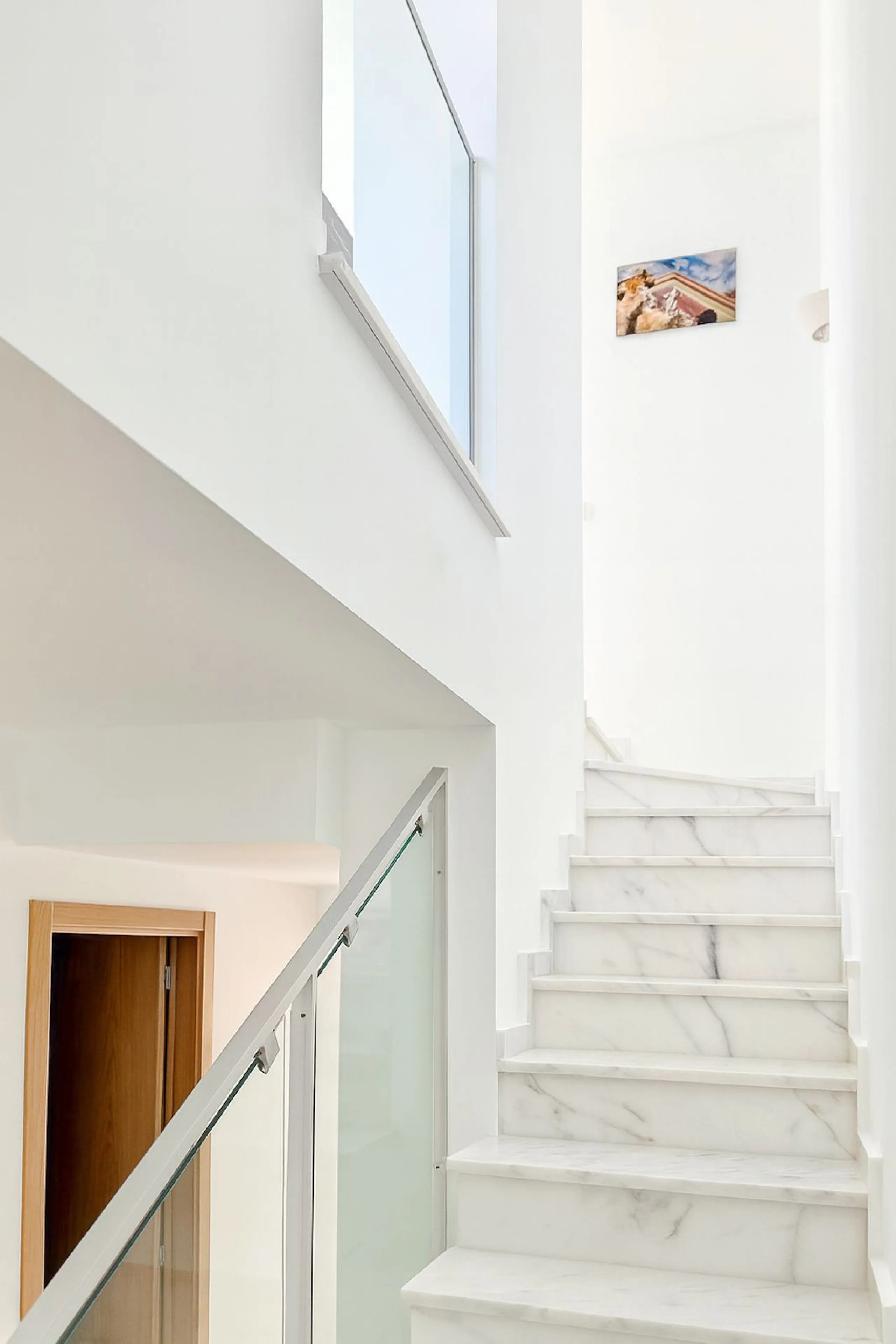 Welcome to this three-level apartment in Riviera del Sol.