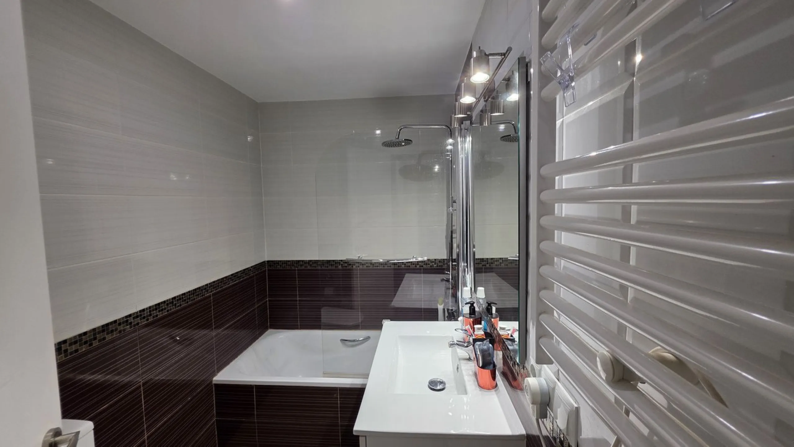 Apartment - Duplex в продаже в Mijas, Málaga. В доме 3 спален и 2 ванных комнат. Площадь дома 99 м²