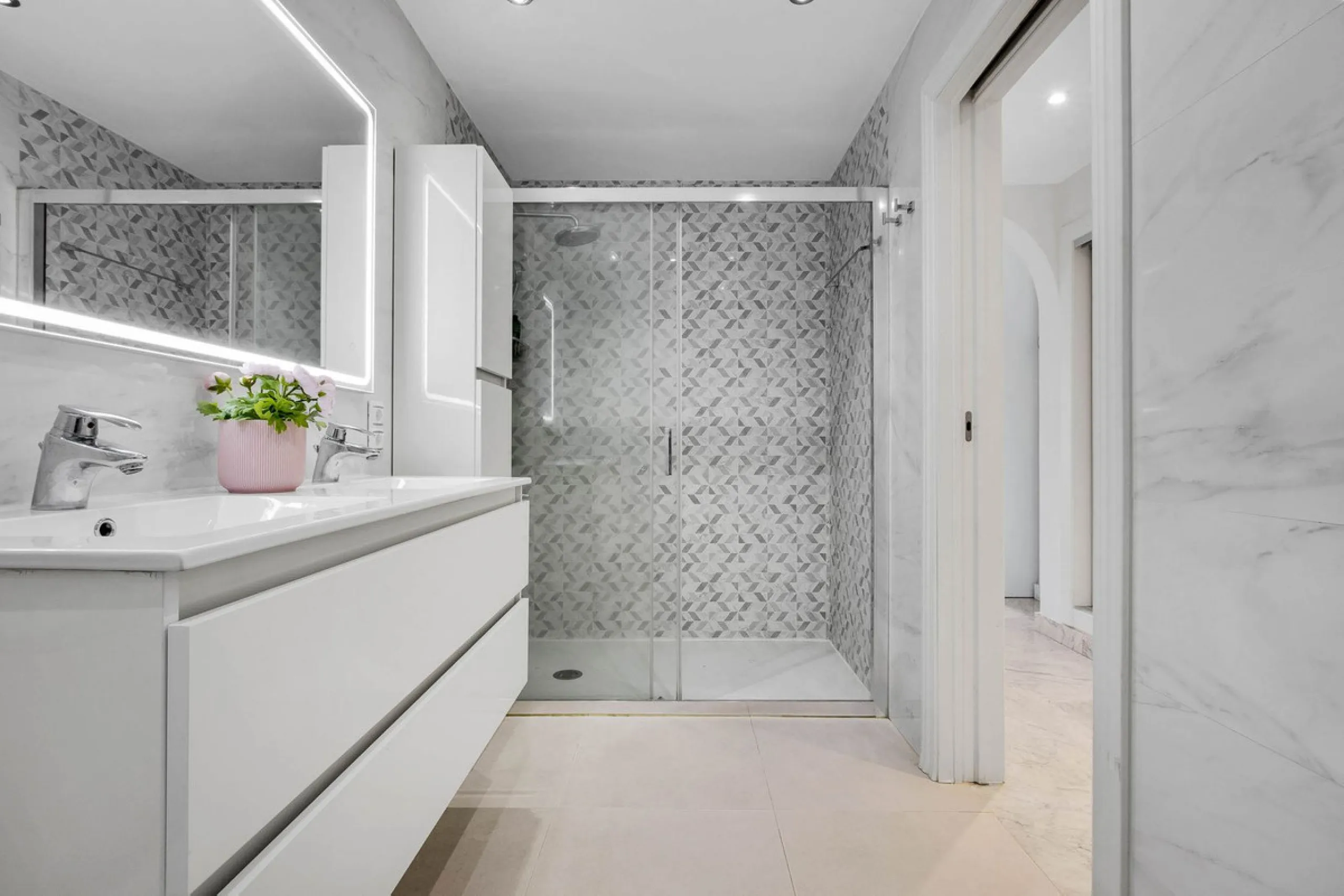 Magnificent Apartment for Sale in a Prime Location
