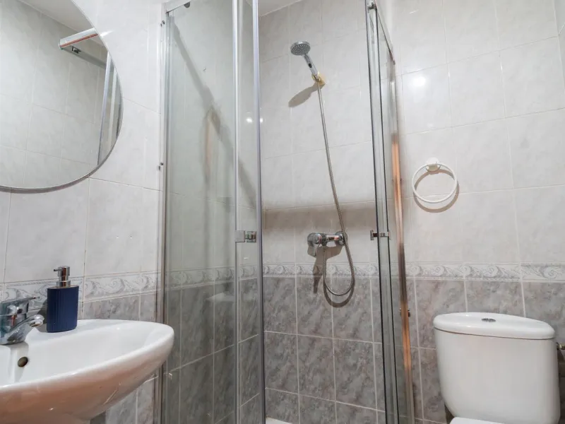 Charming 3-Bedroom Apartment with Large Terrace in Complex with Pool - Fuengirola !!