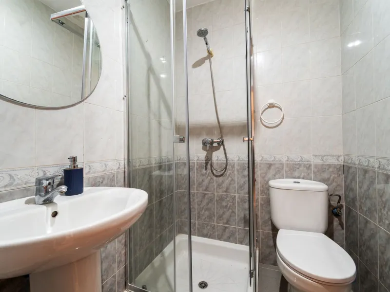 Charming 3-Bedroom Apartment with Large Terrace in Complex with Pool - Fuengirola !!