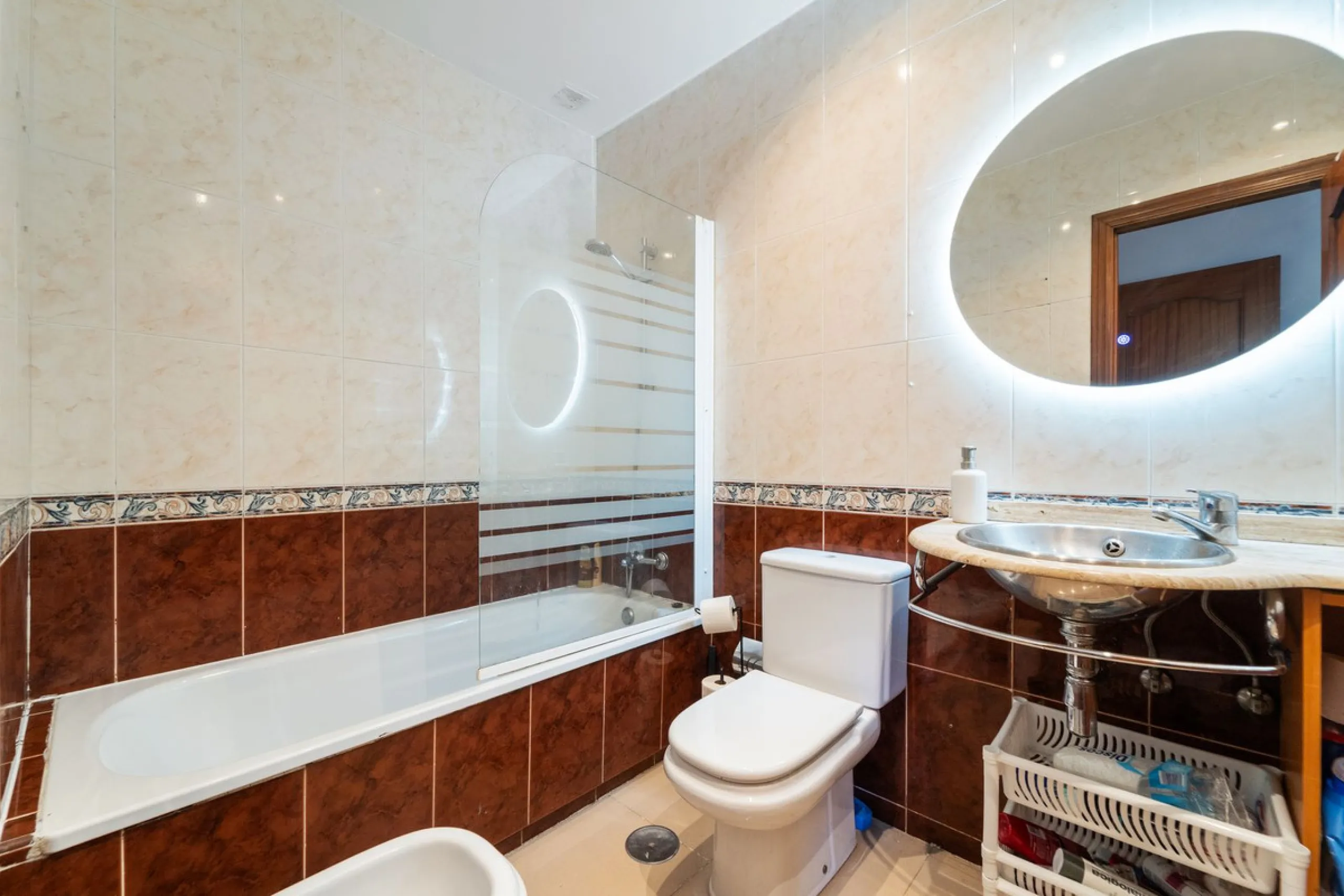 Charming 3-Bedroom Apartment with Large Terrace in Complex with Pool - Fuengirola !!