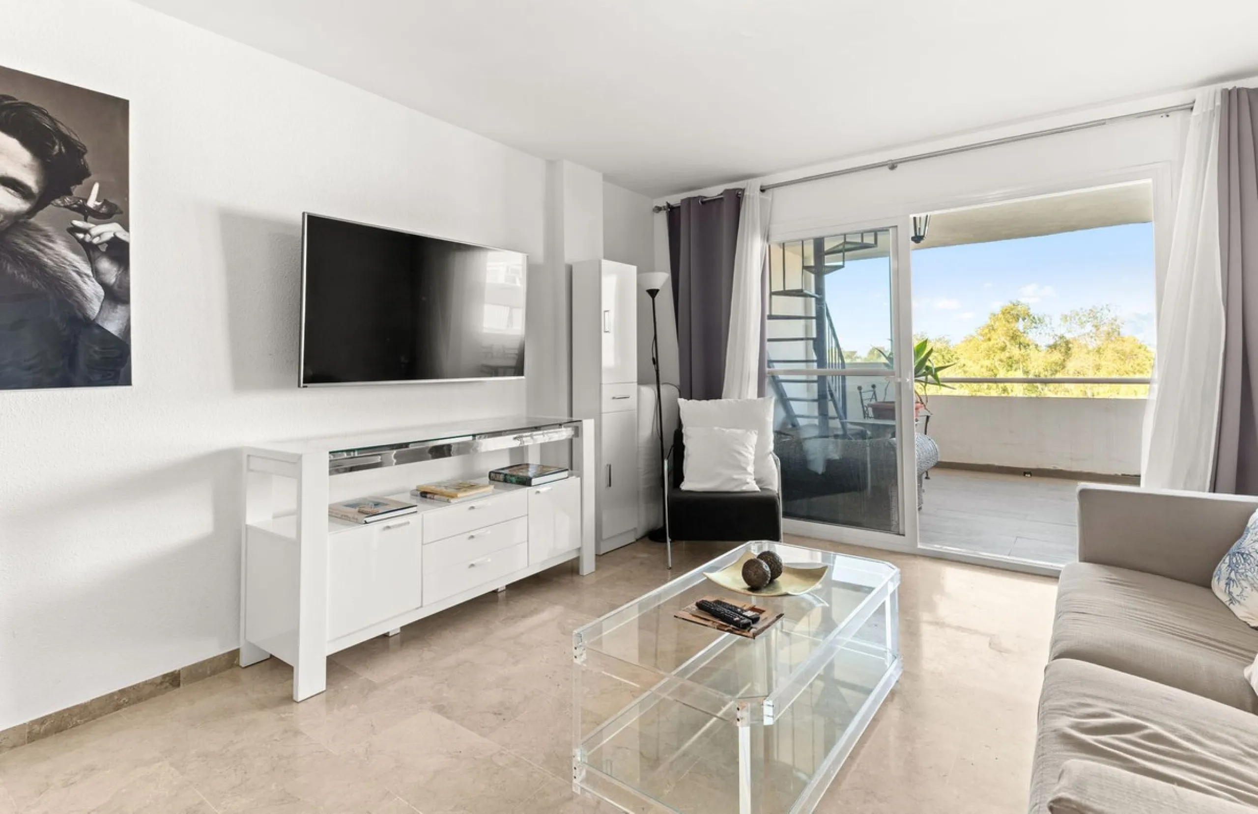Panoramic Views and Mediterranean Lifestyle