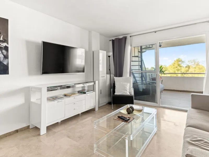 Panoramic Views and Mediterranean Lifestyle