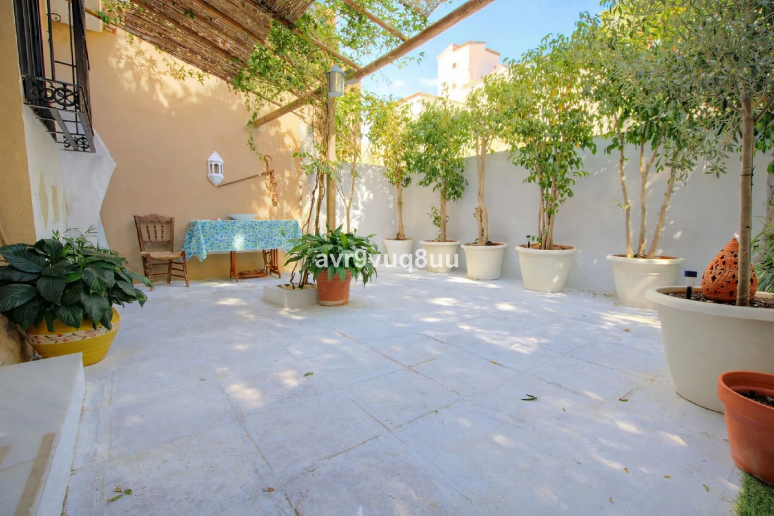 Large family home located in within walking of all the amenities in the area of El Coto.  The ground floor has a large lounge diner, separate fully fitted kitchen, guest toilet, a generous private terrace and upstairs you will find 4 huge bedrooms and a f