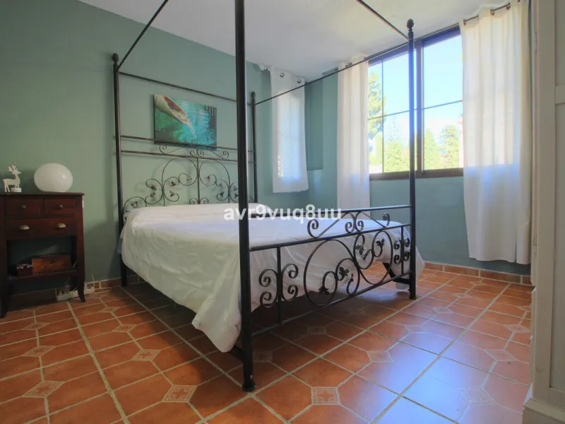 Large family home located in within walking of all the amenities in the area of El Coto.  The ground floor has a large lounge diner, separate fully fitted kitchen, guest toilet, a generous private terrace and upstairs you will find 4 huge bedrooms and a f