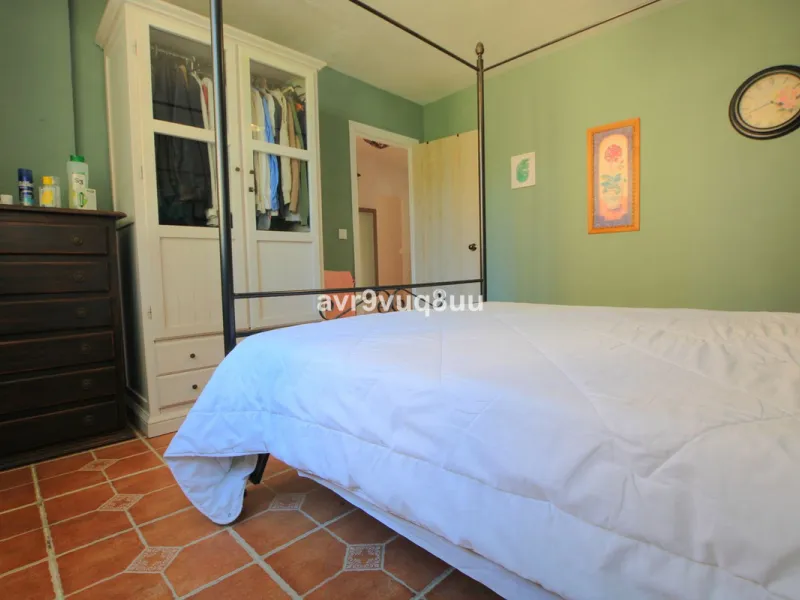 Large family home located in within walking of all the amenities in the area of El Coto.  The ground floor has a large lounge diner, separate fully fitted kitchen, guest toilet, a generous private terrace and upstairs you will find 4 huge bedrooms and a f