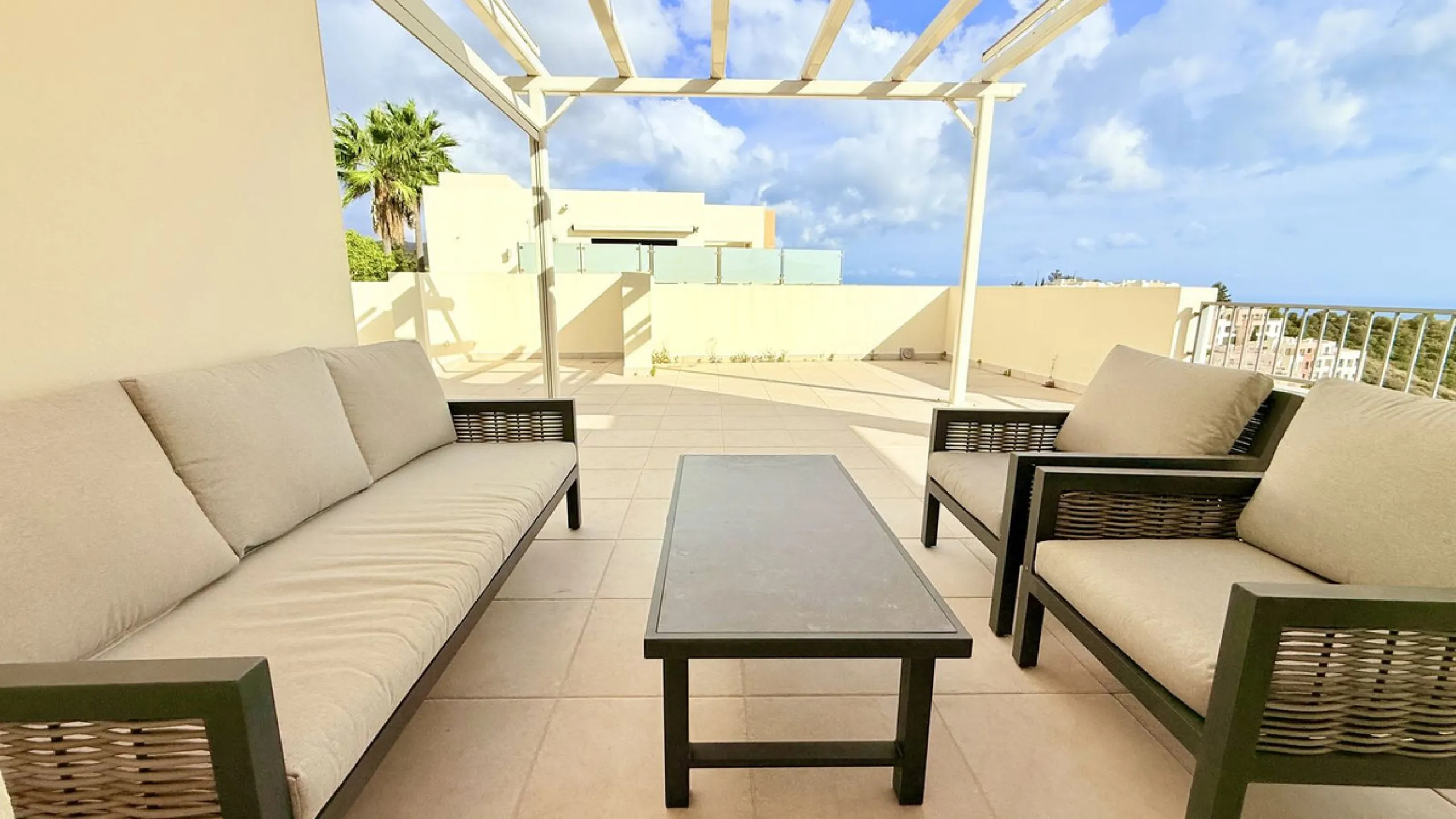 Penthouse with Panoramic Sea Views and 3 bedrooms in Altos de los Monteros