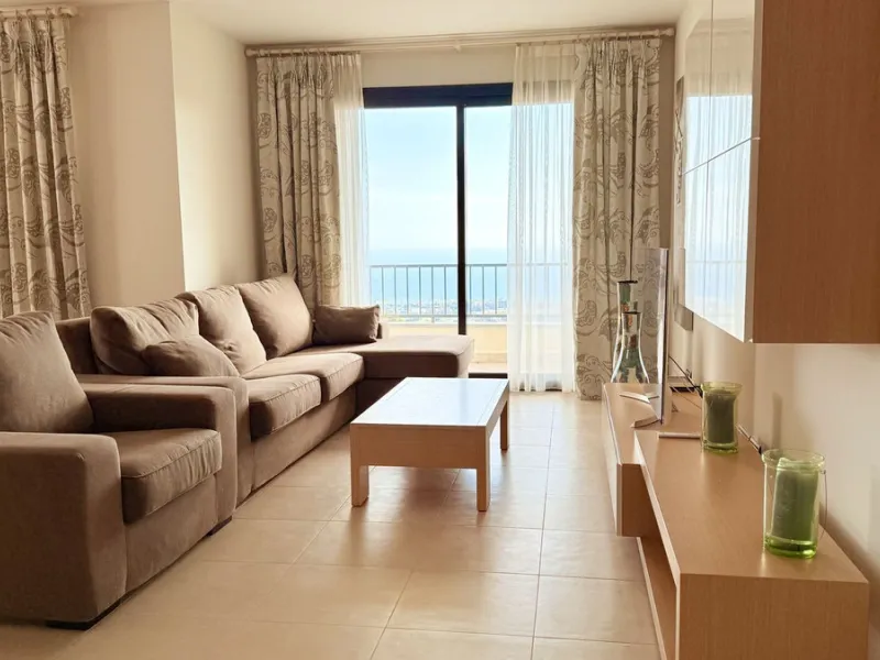Penthouse with Panoramic Sea Views and 3 bedrooms in Altos de los Monteros
