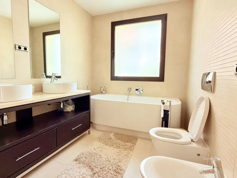 Penthouse with Panoramic Sea Views and 3 bedrooms in Altos de los Monteros