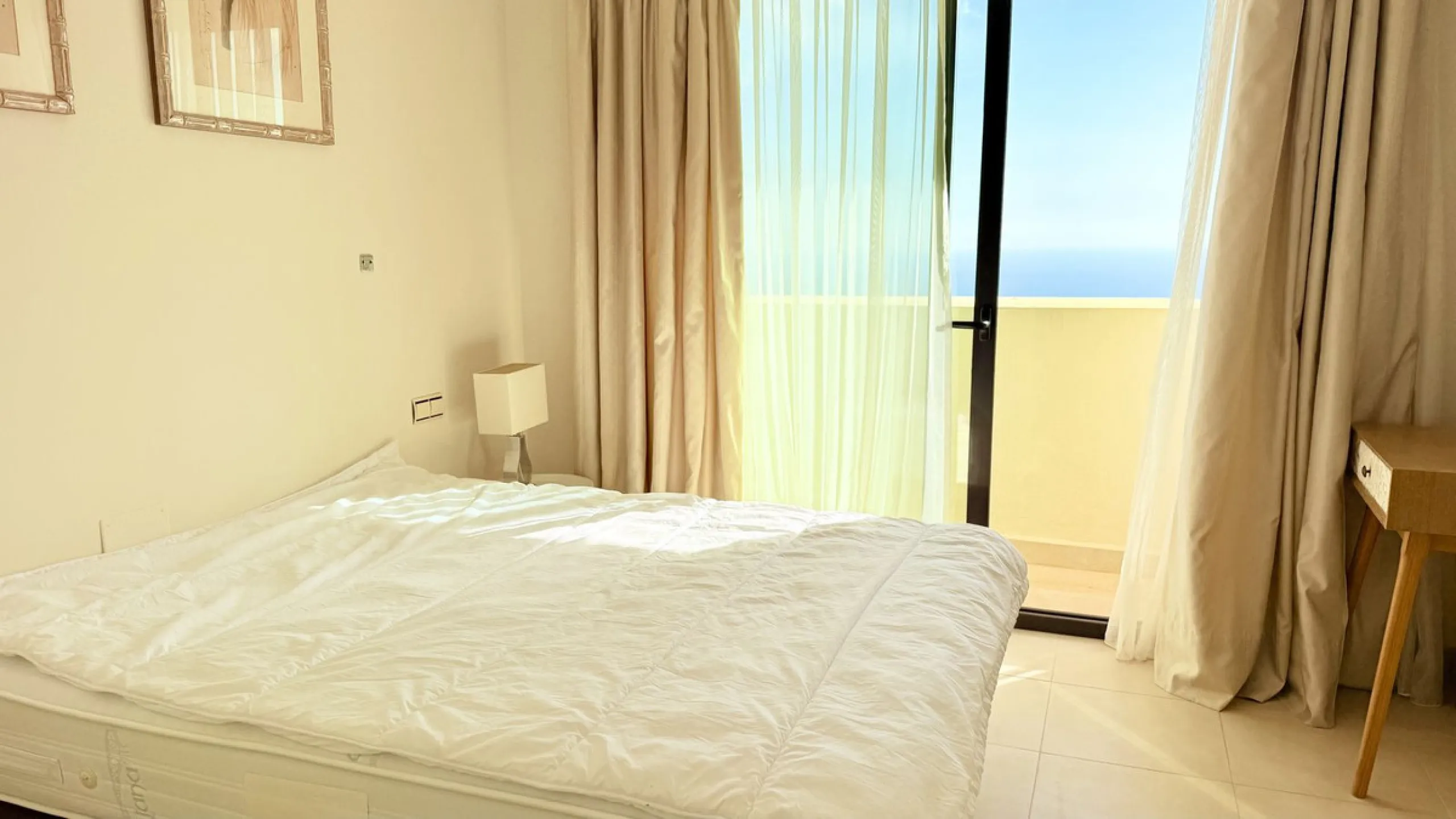 Penthouse with Panoramic Sea Views and 3 bedrooms in Altos de los Monteros