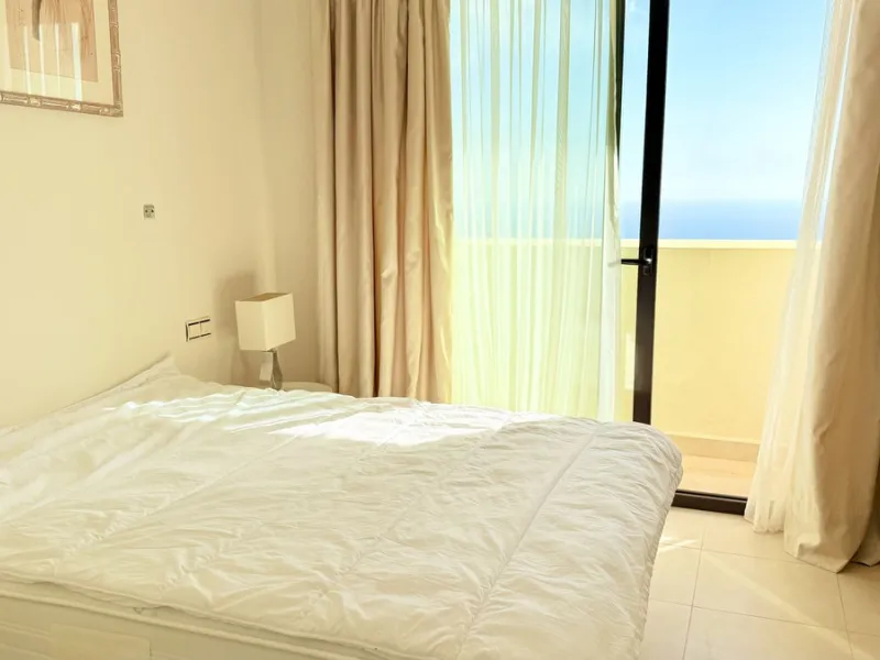 Penthouse with Panoramic Sea Views and 3 bedrooms in Altos de los Monteros