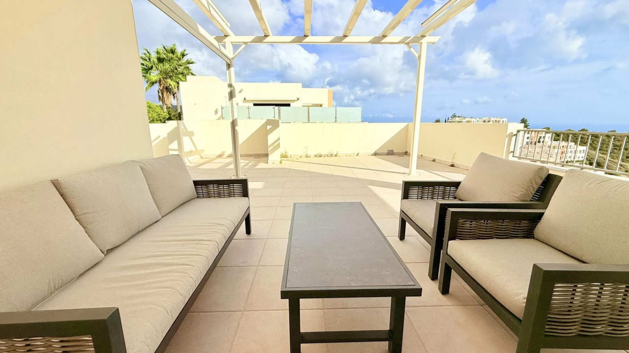 Penthouse with Panoramic Sea Views and 3 bedrooms in Altos de los Monteros