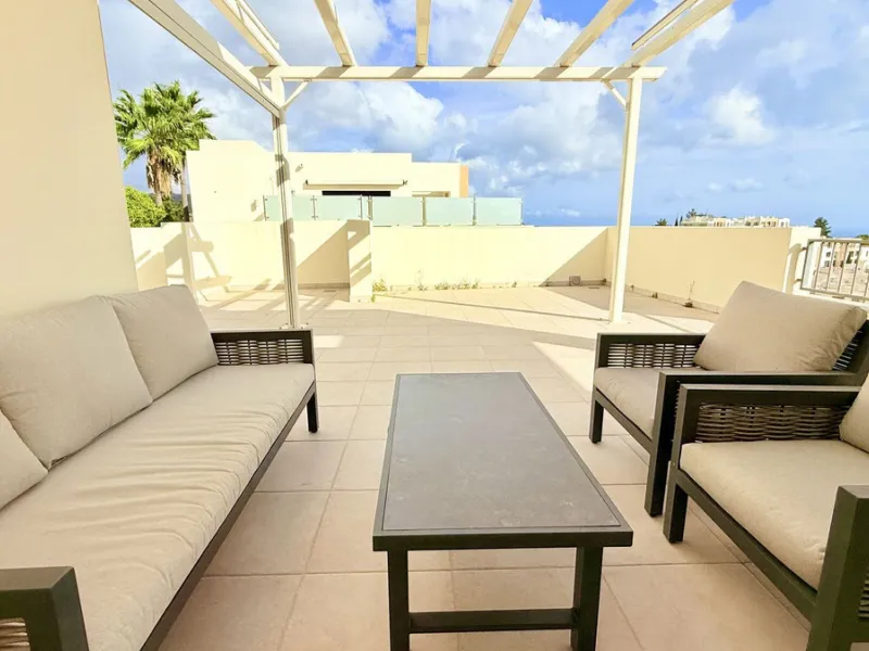 Penthouse with Panoramic Sea Views and 3 bedrooms in Altos de los Monteros