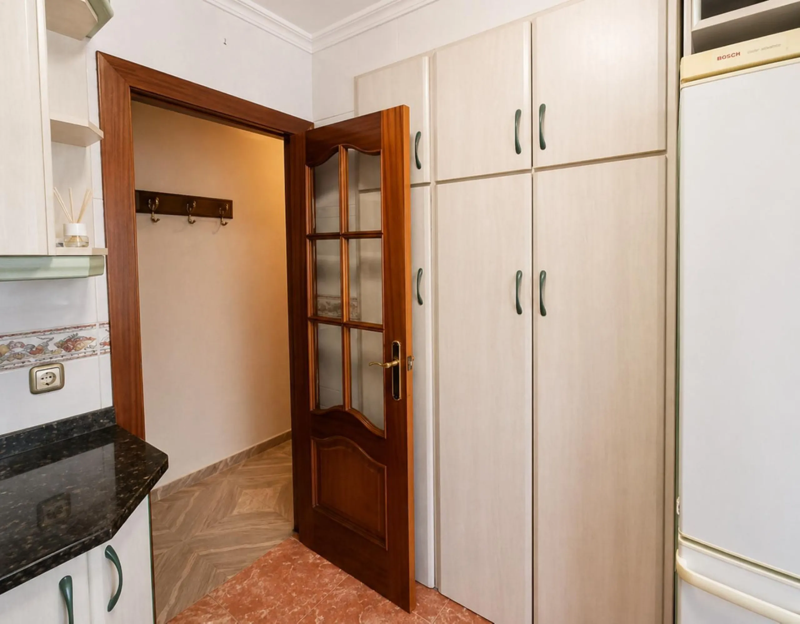Apartment - Top Floor Apartment в продаже в Málaga, Málaga. В доме 3 спален и 1 ванных комнат. Площадь дома 73 м²